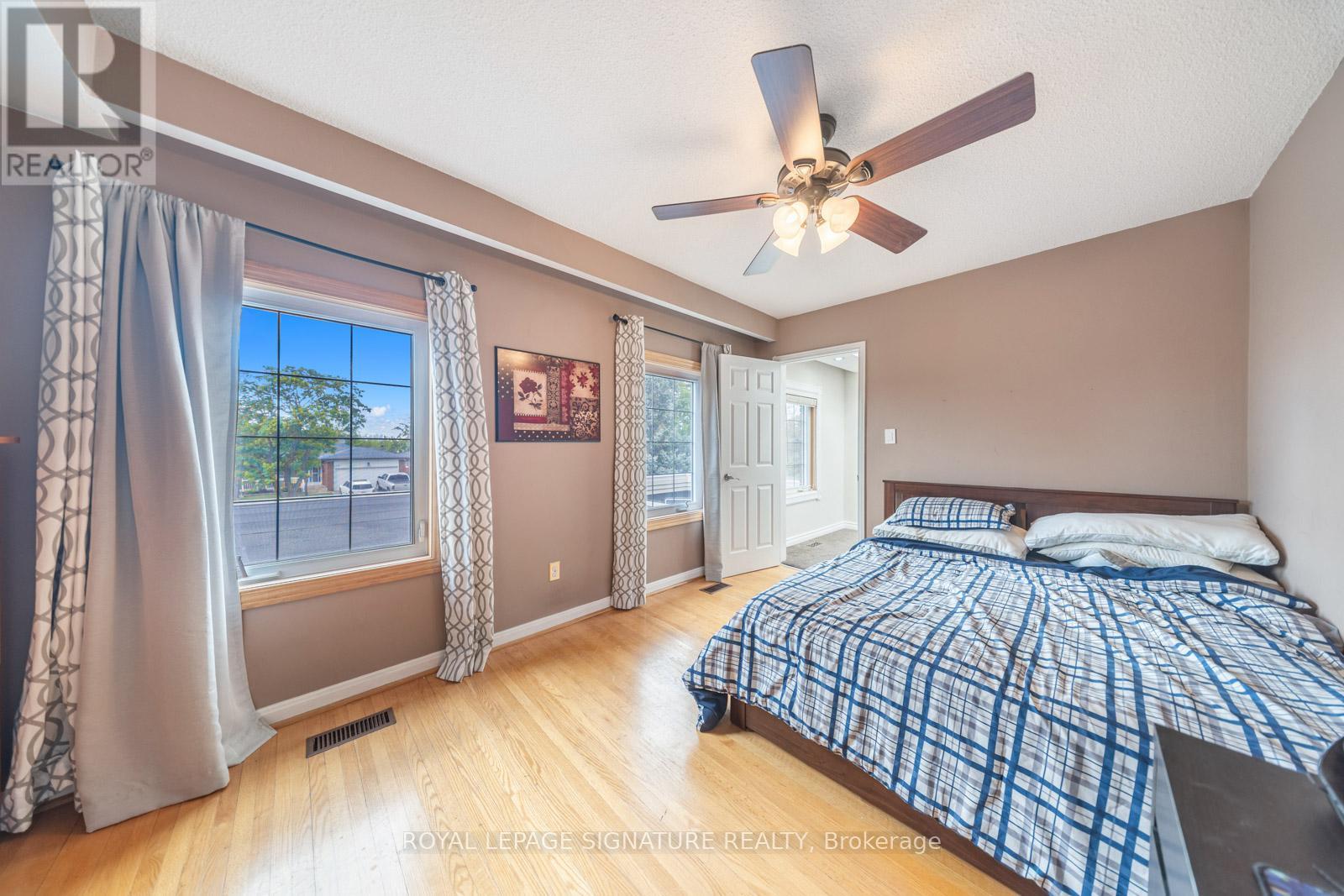 63 Collingdale Road, Toronto, Ontario  M9V 3R2 - Photo 33 - W12390613