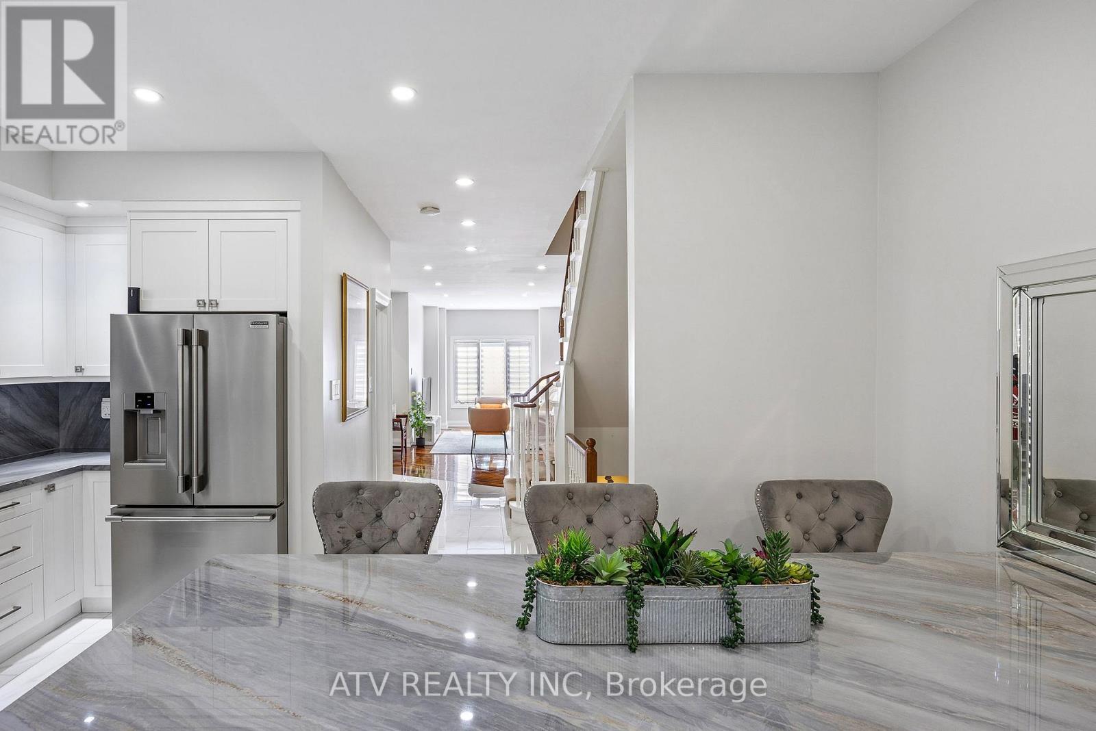 6 Bluewater Court, Toronto, Ontario  M8V 4A8 - Photo 14 - W12390617