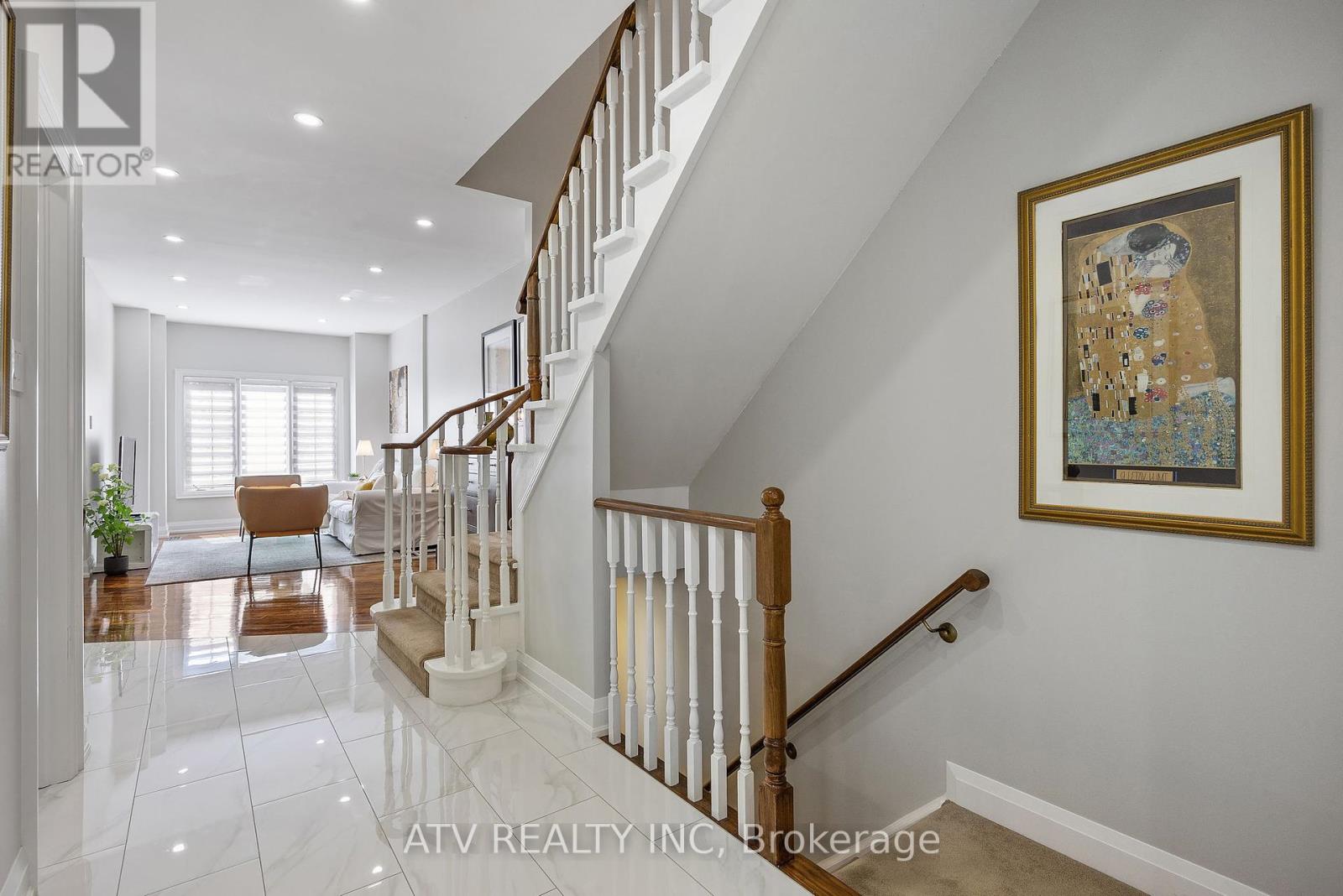 6 Bluewater Court, Toronto, Ontario  M8V 4A8 - Photo 8 - W12390617