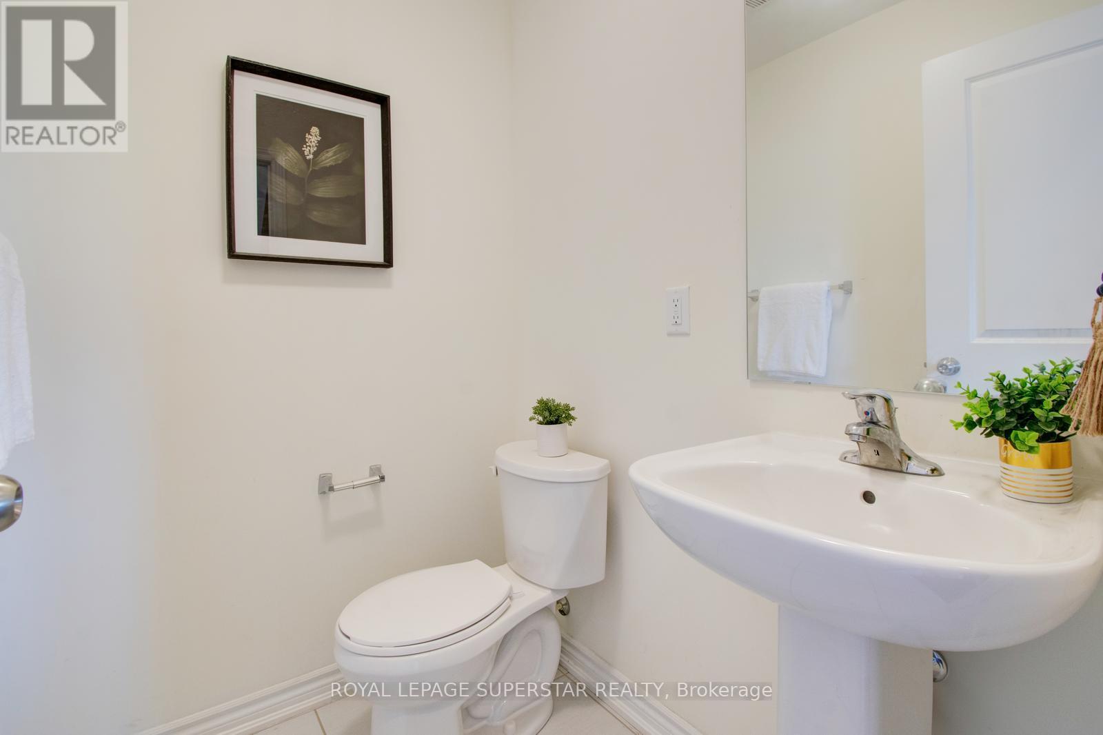 98 Donald Ficht Crescent, Brampton, Ontario  L7A 5H8 - Photo 12 - W12390621