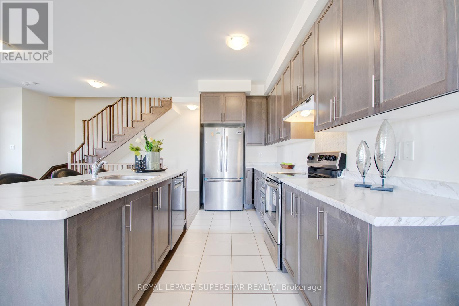 98 Donald Ficht Crescent, Brampton, Ontario  L7A 5H8 - Photo 21 - W12390621