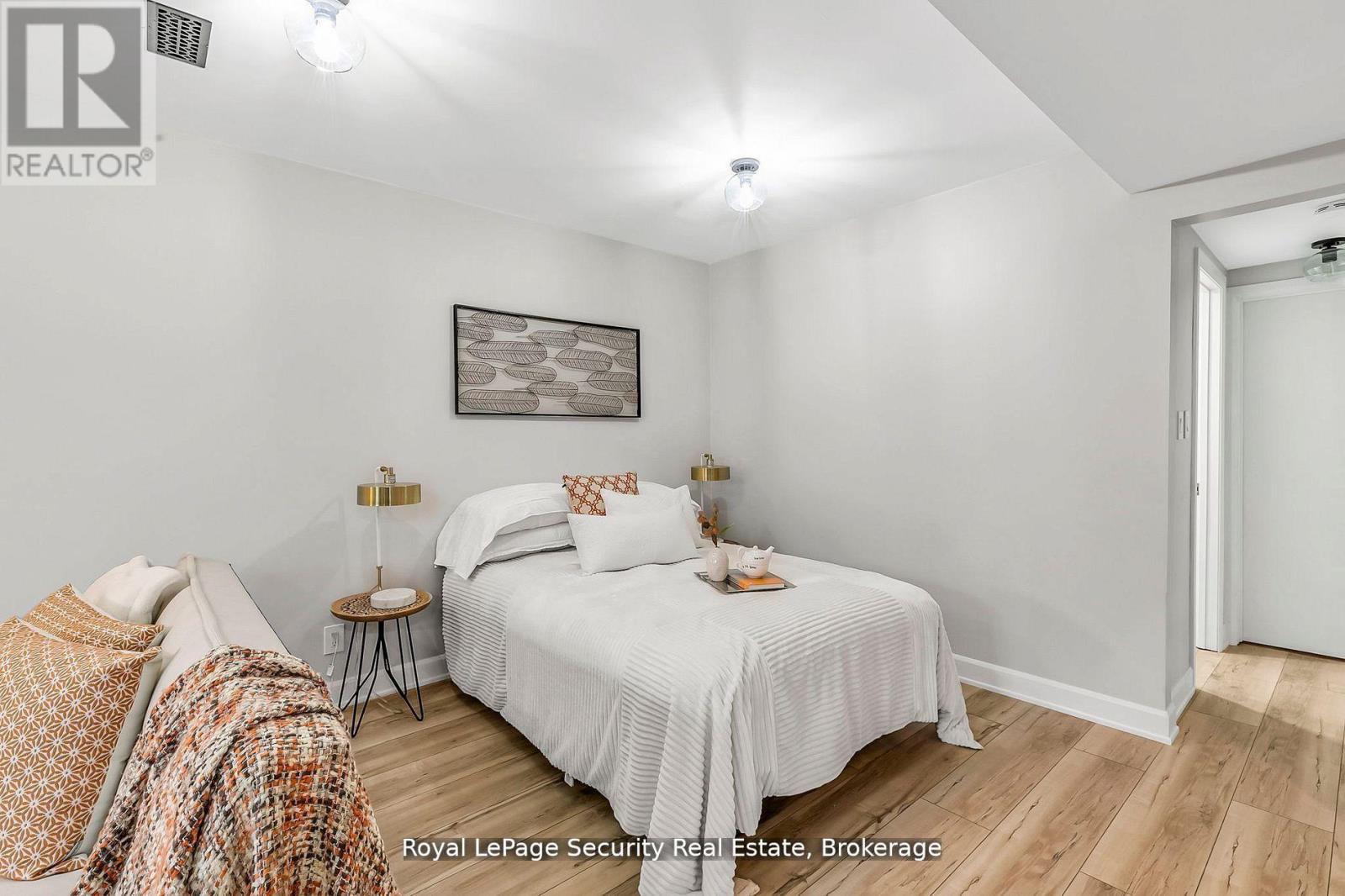 245 Avondale Boulevard, Brampton (Avondale), Ontario  L6T 1J3 - Photo 27 - W12390630