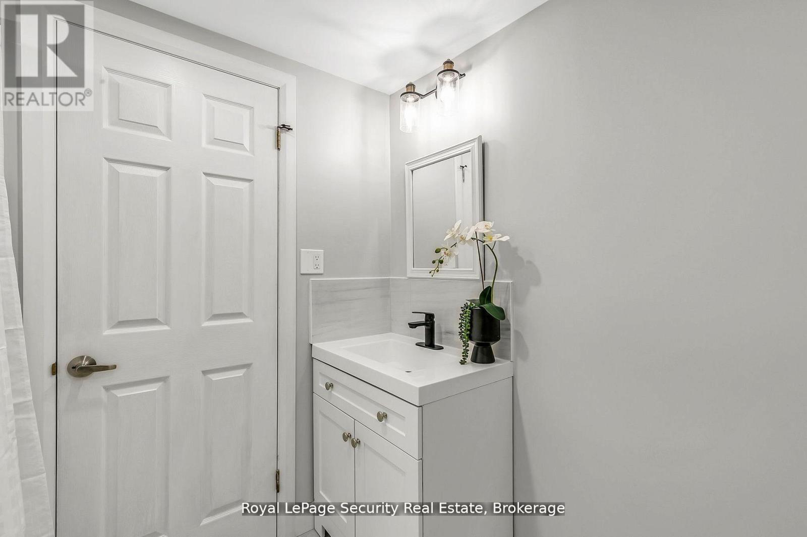 245 Avondale Boulevard, Brampton (Avondale), Ontario  L6T 1J3 - Photo 30 - W12390630