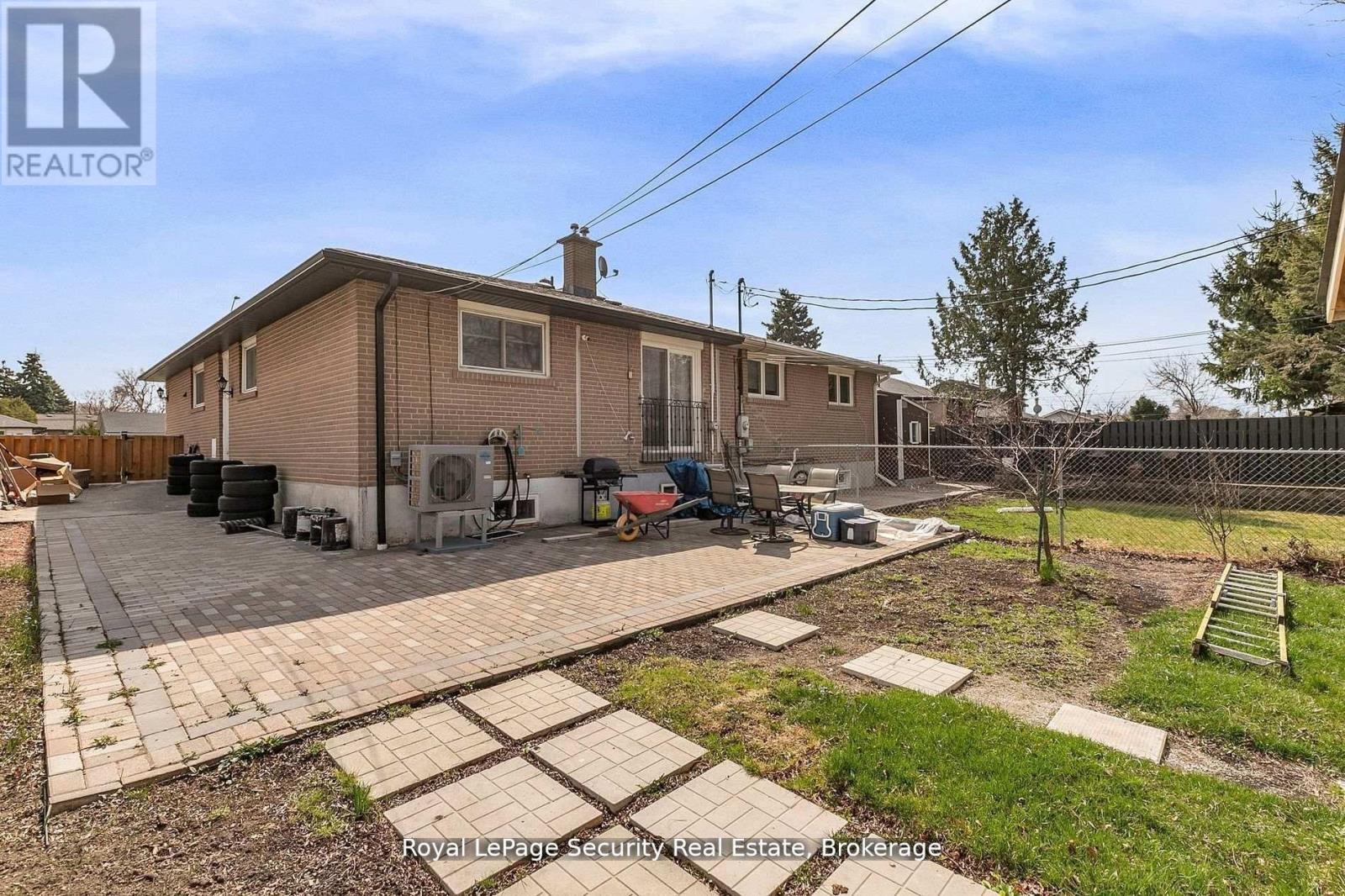 245 Avondale Boulevard, Brampton (Avondale), Ontario  L6T 1J3 - Photo 33 - W12390630