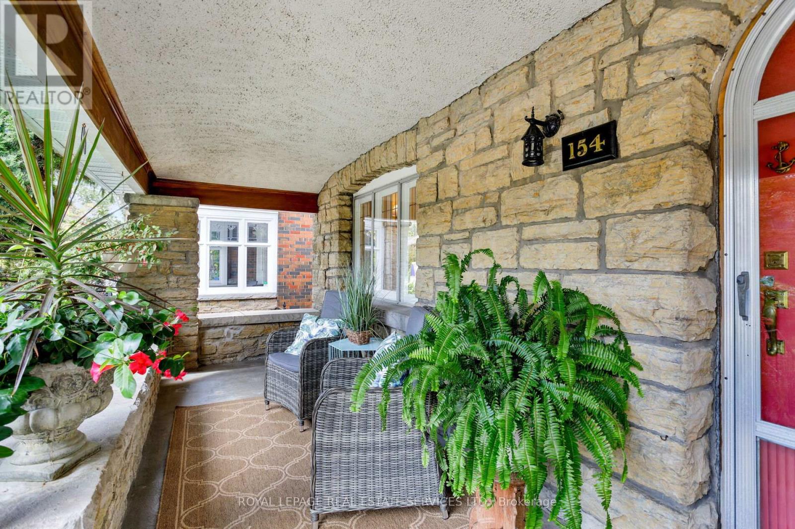 Property at 154 HUMBERCREST BOULEVARD image 3
