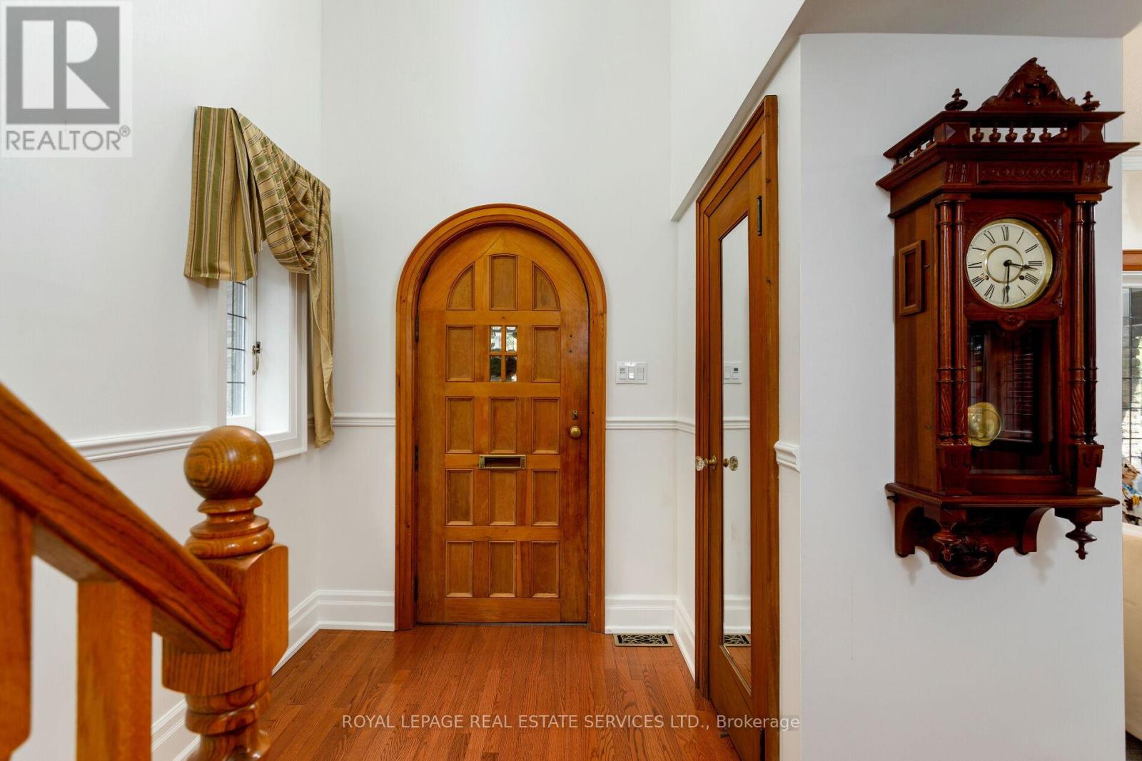 Property at 154 HUMBERCREST BOULEVARD image 4