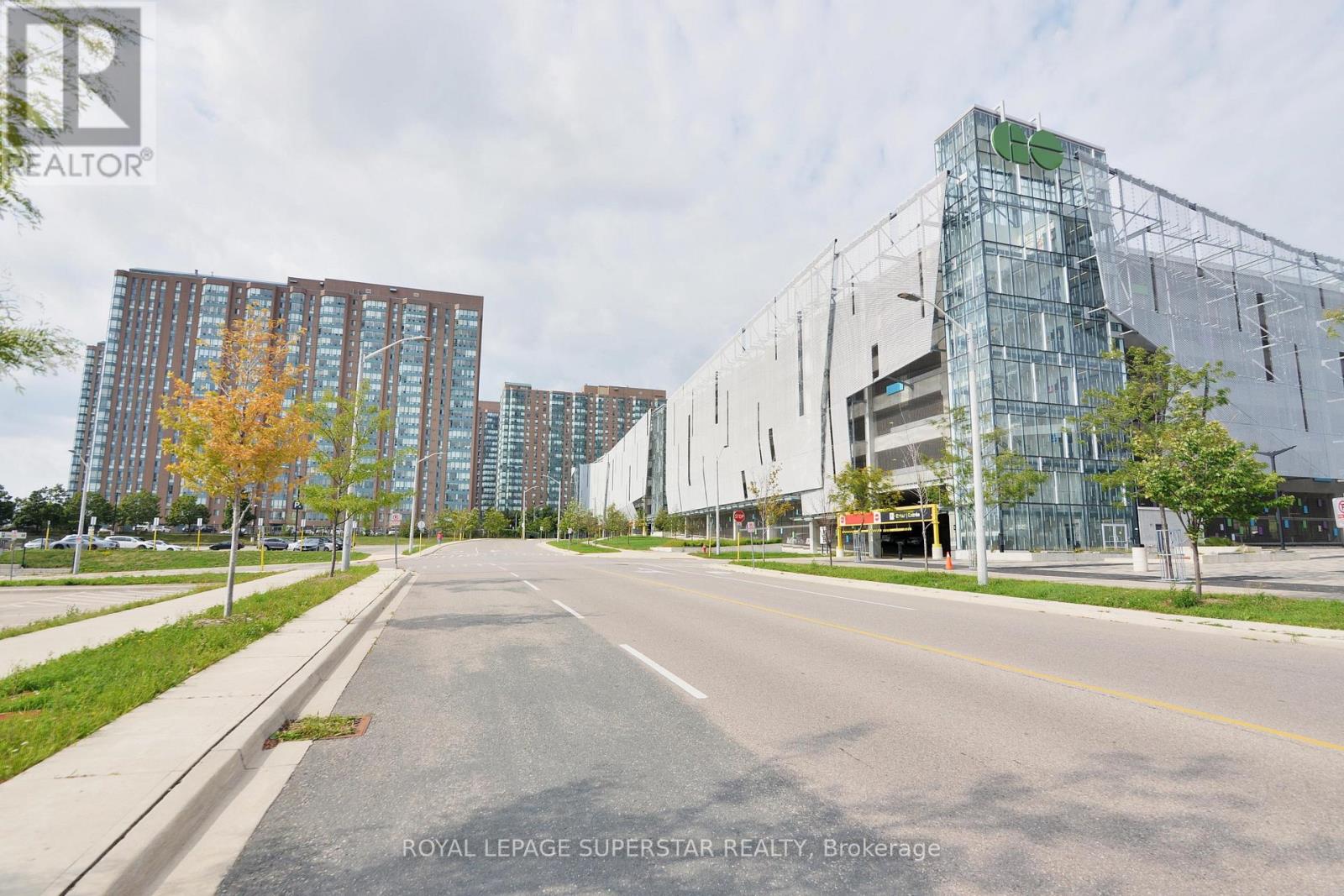 215 - 115 HILLCREST AVENUE, Mississauga, Ontario