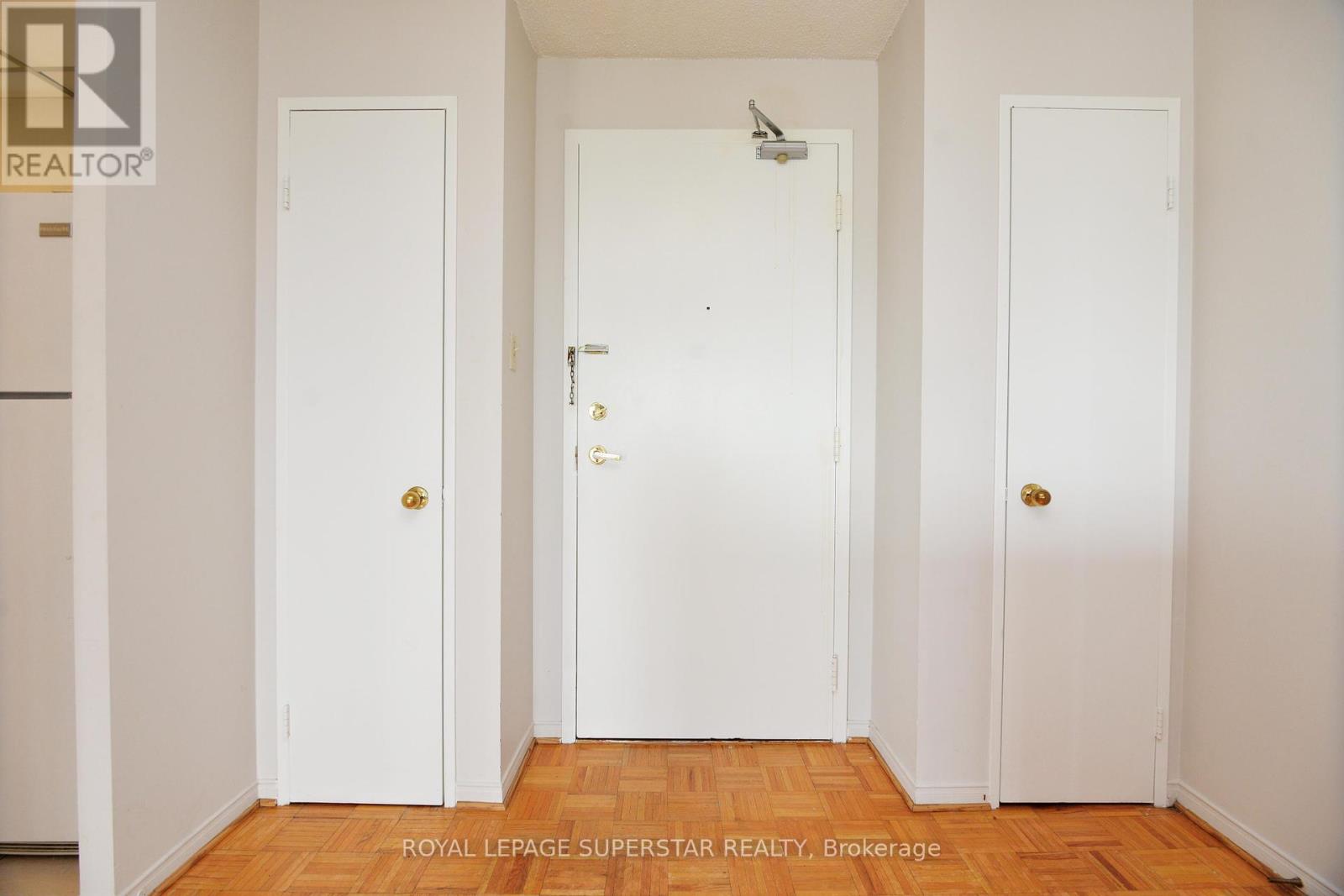215 - 115 Hillcrest Avenue, Mississauga, Ontario  L5B 3Y9 - Photo 16 - W12390637