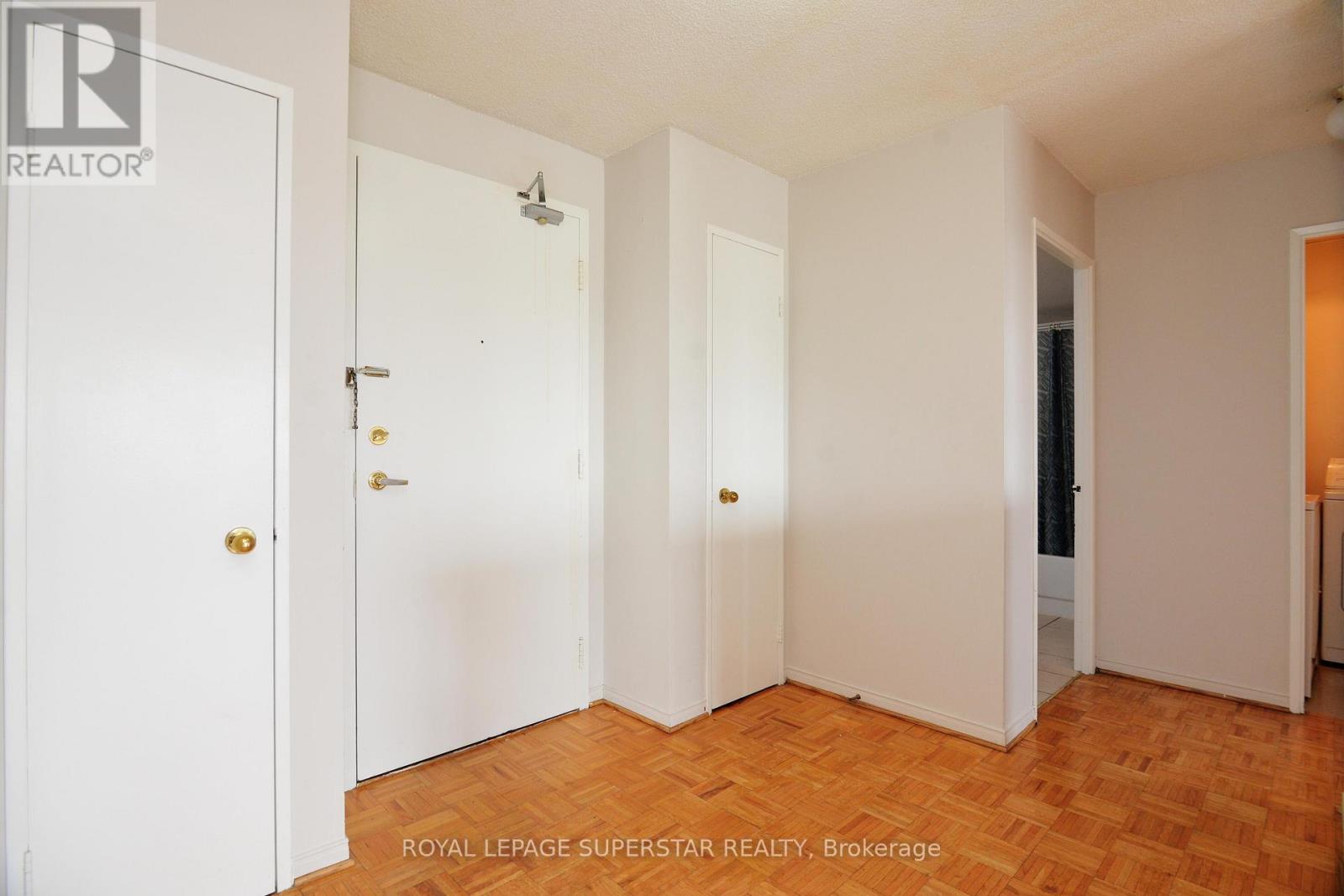 215 - 115 Hillcrest Avenue, Mississauga, Ontario  L5B 3Y9 - Photo 17 - W12390637
