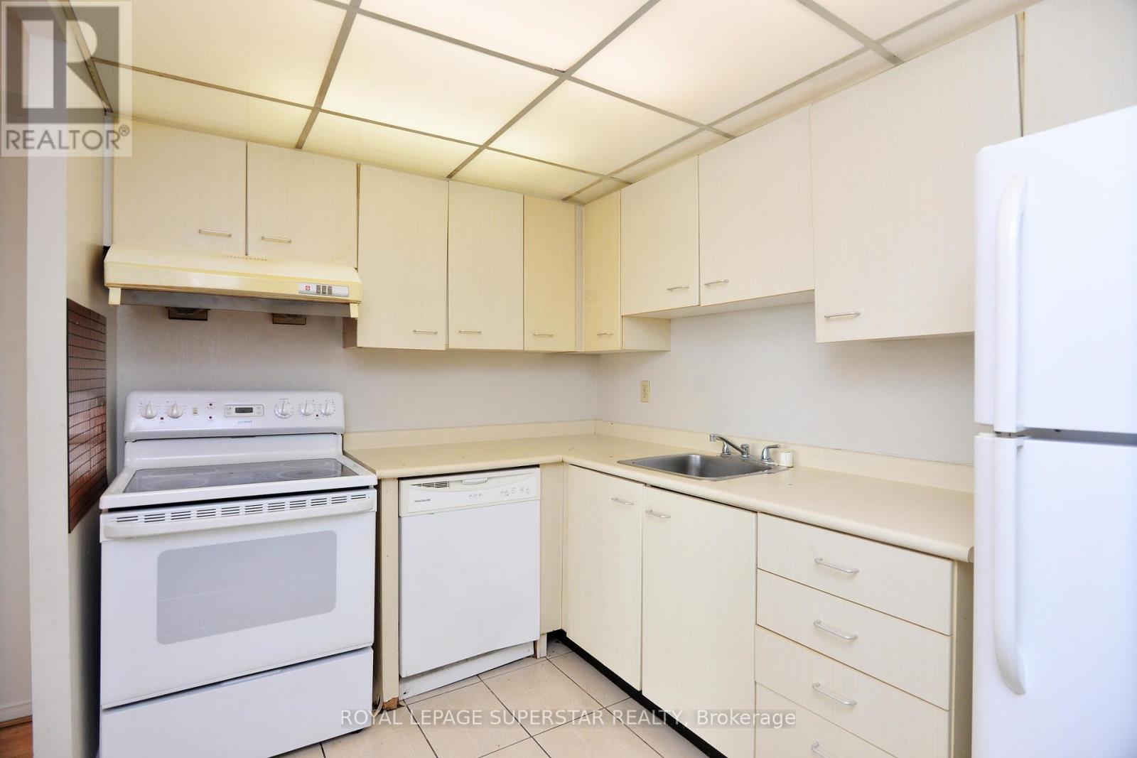 215 - 115 Hillcrest Avenue, Mississauga, Ontario  L5B 3Y9 - Photo 25 - W12390637
