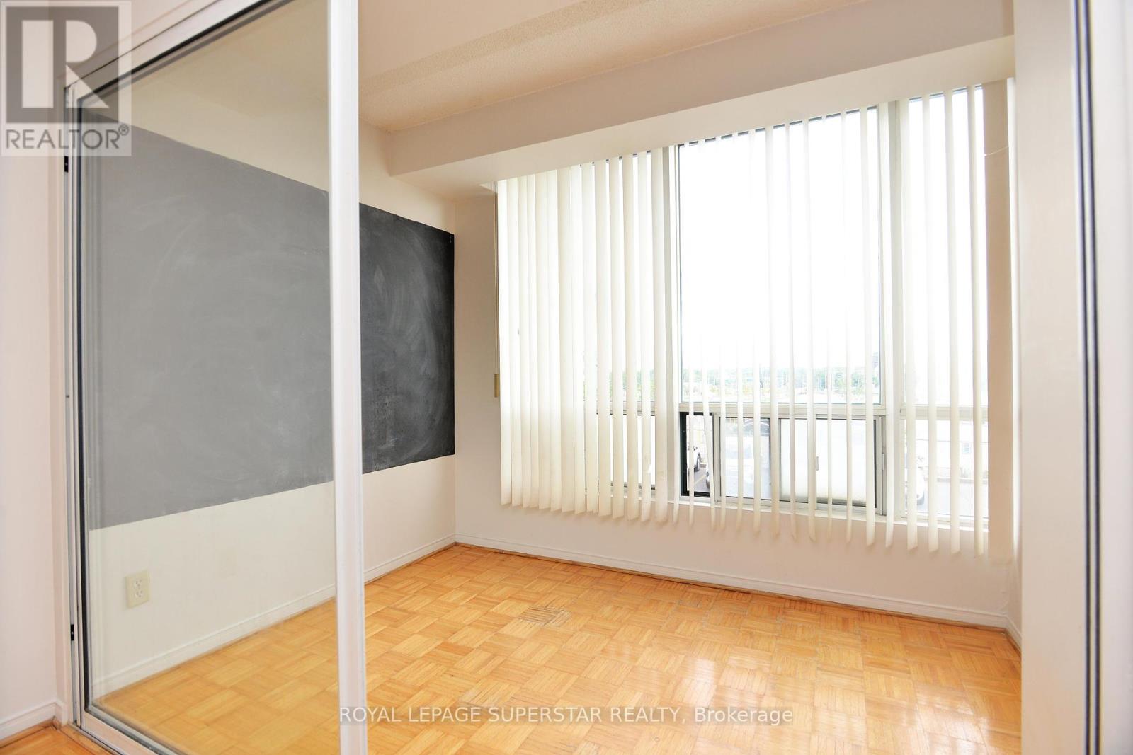 215 - 115 Hillcrest Avenue, Mississauga, Ontario  L5B 3Y9 - Photo 26 - W12390637