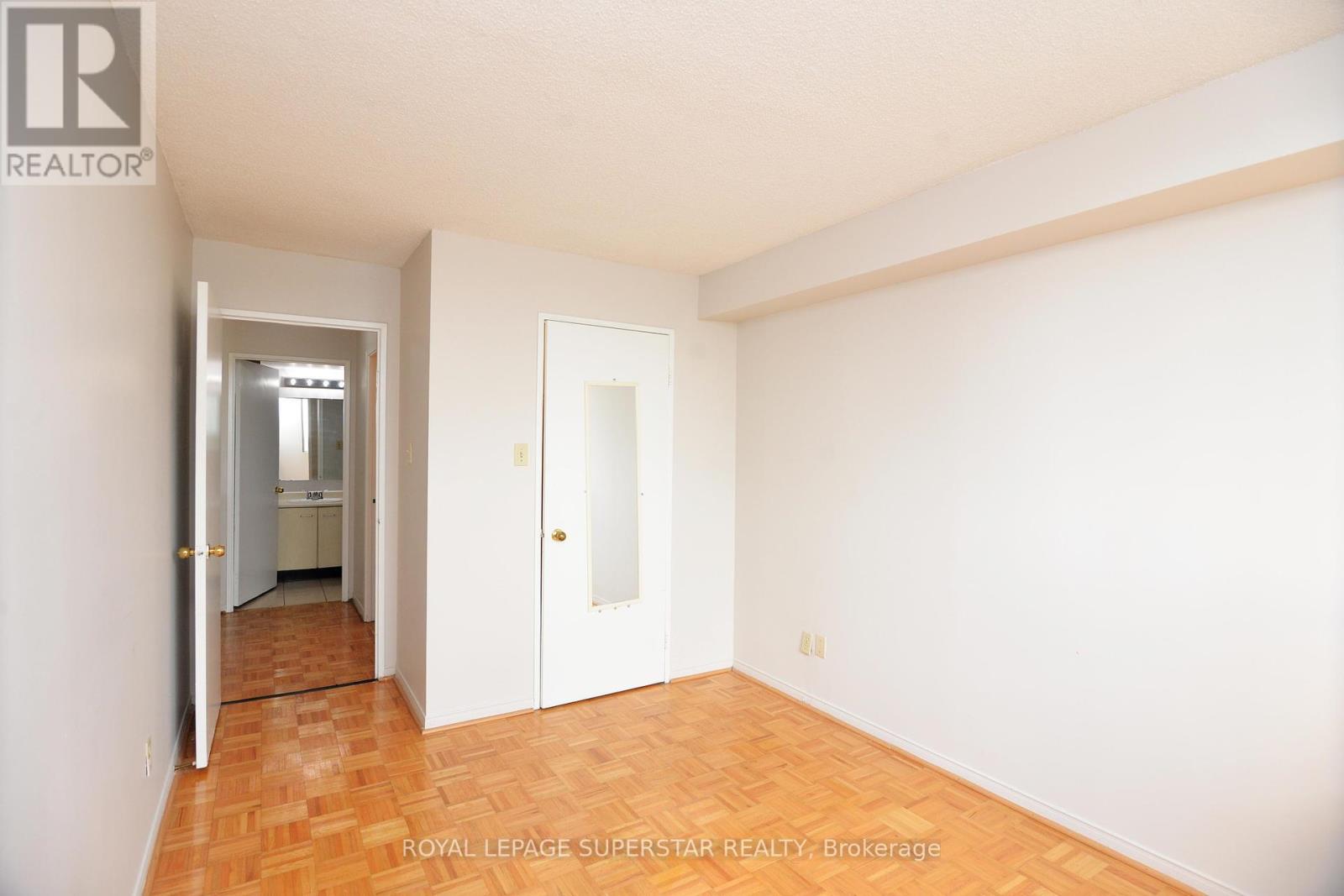 215 - 115 Hillcrest Avenue, Mississauga, Ontario  L5B 3Y9 - Photo 30 - W12390637