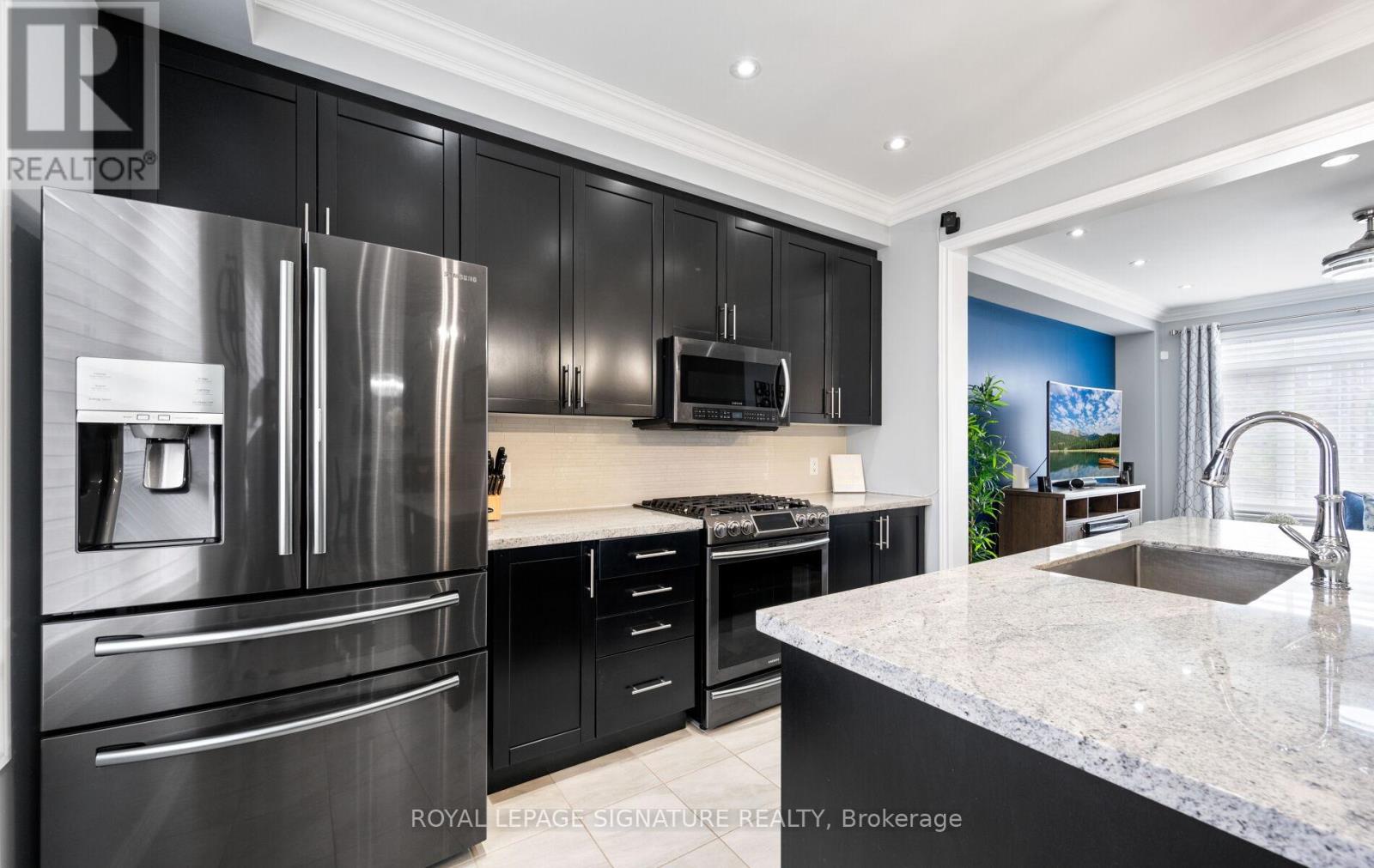 8 Primo Road, Brampton (Northwest Brampton), Ontario  L7A 3Y1 - Photo 11 - W12390680
