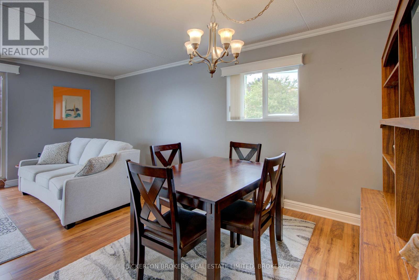 301 - 610 William Street S, Gananoque, Ontario  K7G 3A4 - Photo 11 - X12381132