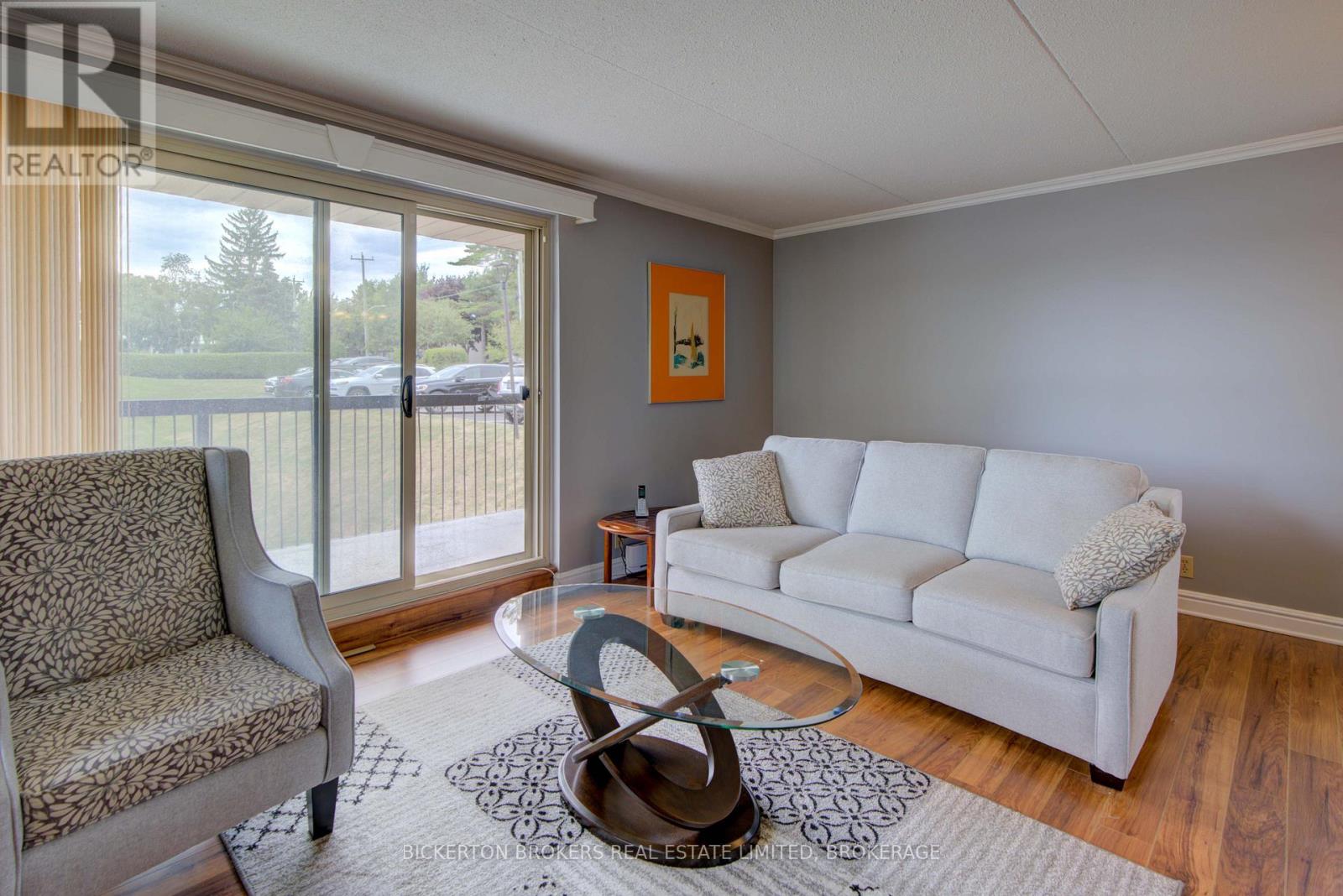 301 - 610 William Street S, Gananoque, Ontario  K7G 3A4 - Photo 8 - X12381132