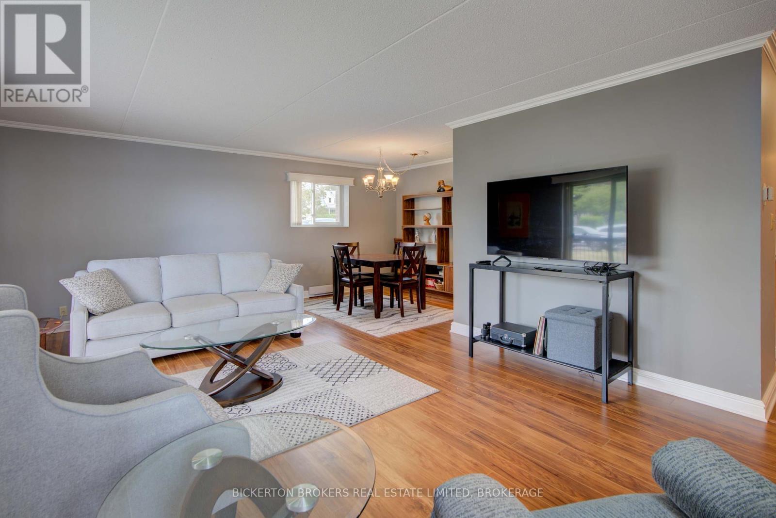 301 - 610 William Street S, Gananoque, Ontario  K7G 3A4 - Photo 9 - X12381132