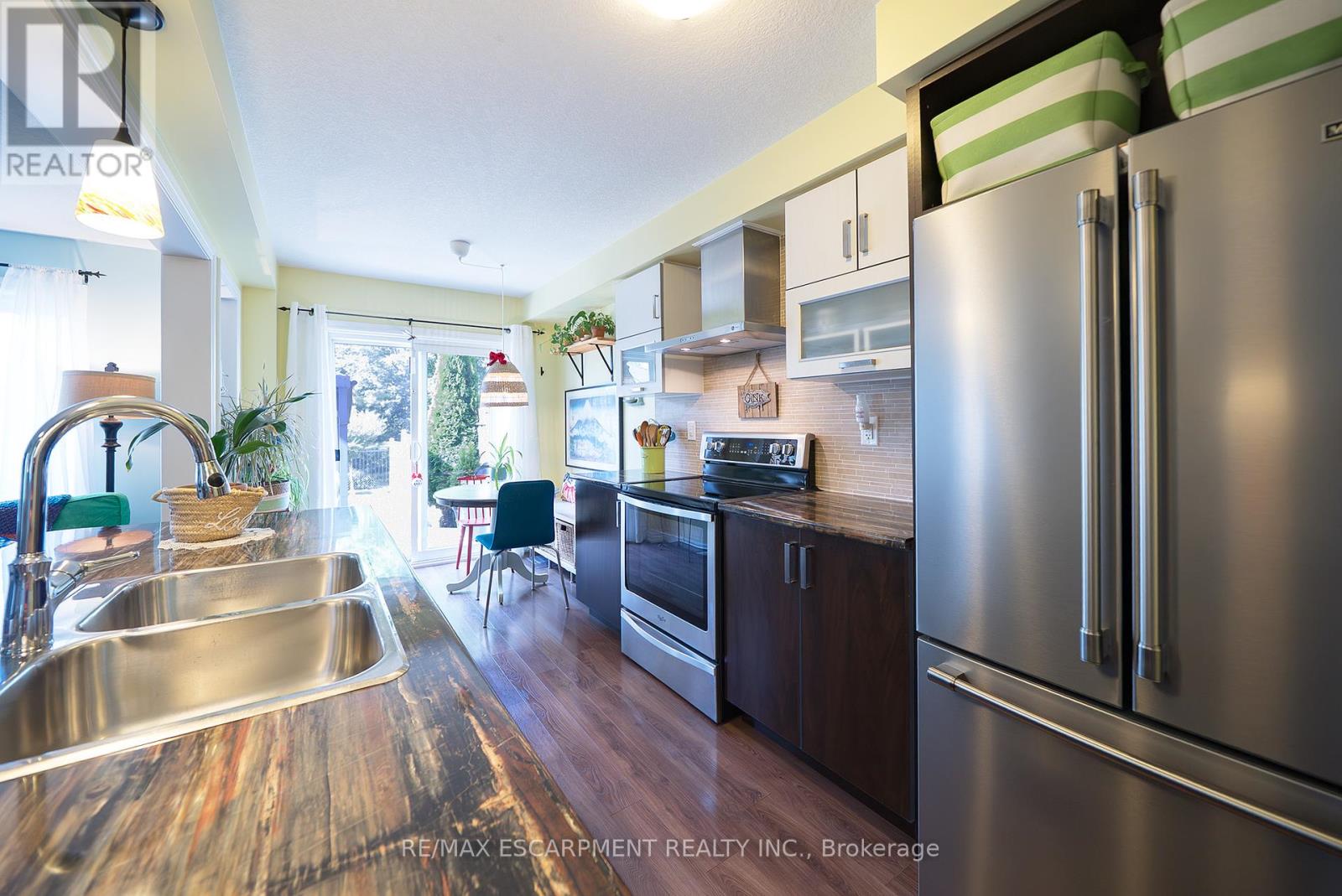 100 Bisset Avenue, Brantford, Ontario  N3T 0H4 - Photo 9 - X12390636