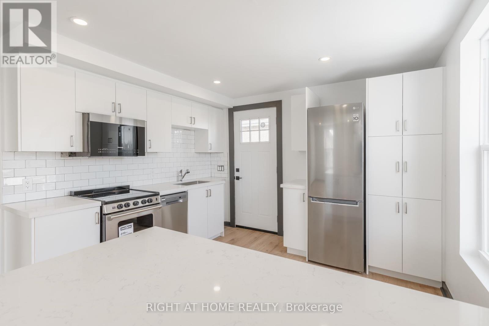 32 Britannia Avenue, Hamilton, Ontario  L8H 1W4 - Photo 12 - X12390673