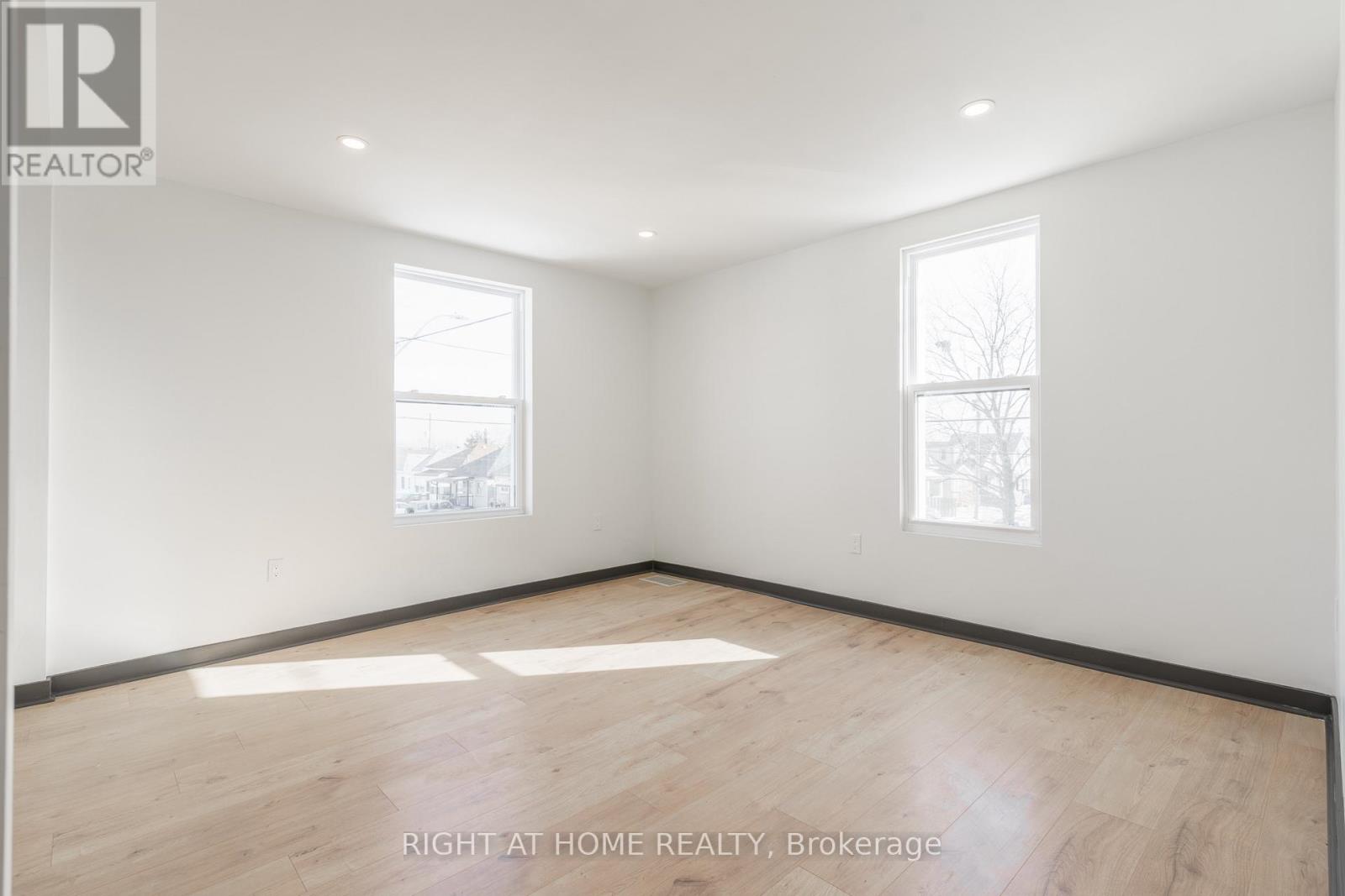 32 Britannia Avenue, Hamilton, Ontario  L8H 1W4 - Photo 14 - X12390673
