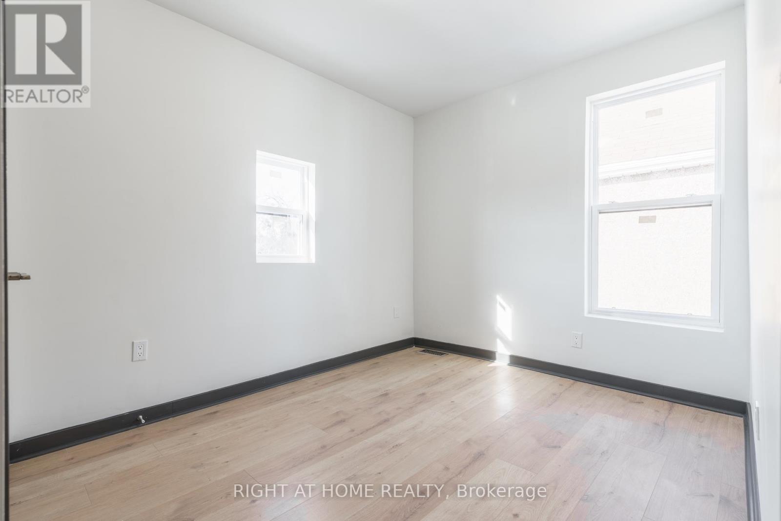 32 Britannia Avenue, Hamilton, Ontario  L8H 1W4 - Photo 20 - X12390673