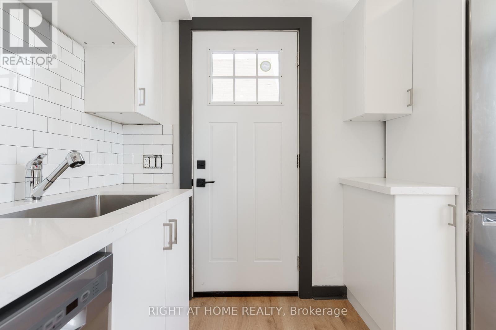 32 Britannia Avenue, Hamilton, Ontario  L8H 1W4 - Photo 7 - X12390673