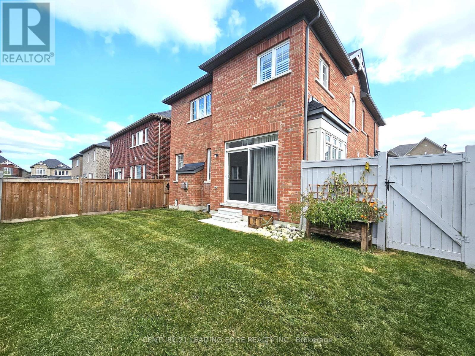 32 Clear Spring Avenue, Georgina, Ontario  L4P 0H7 - Photo 18 - N12388963