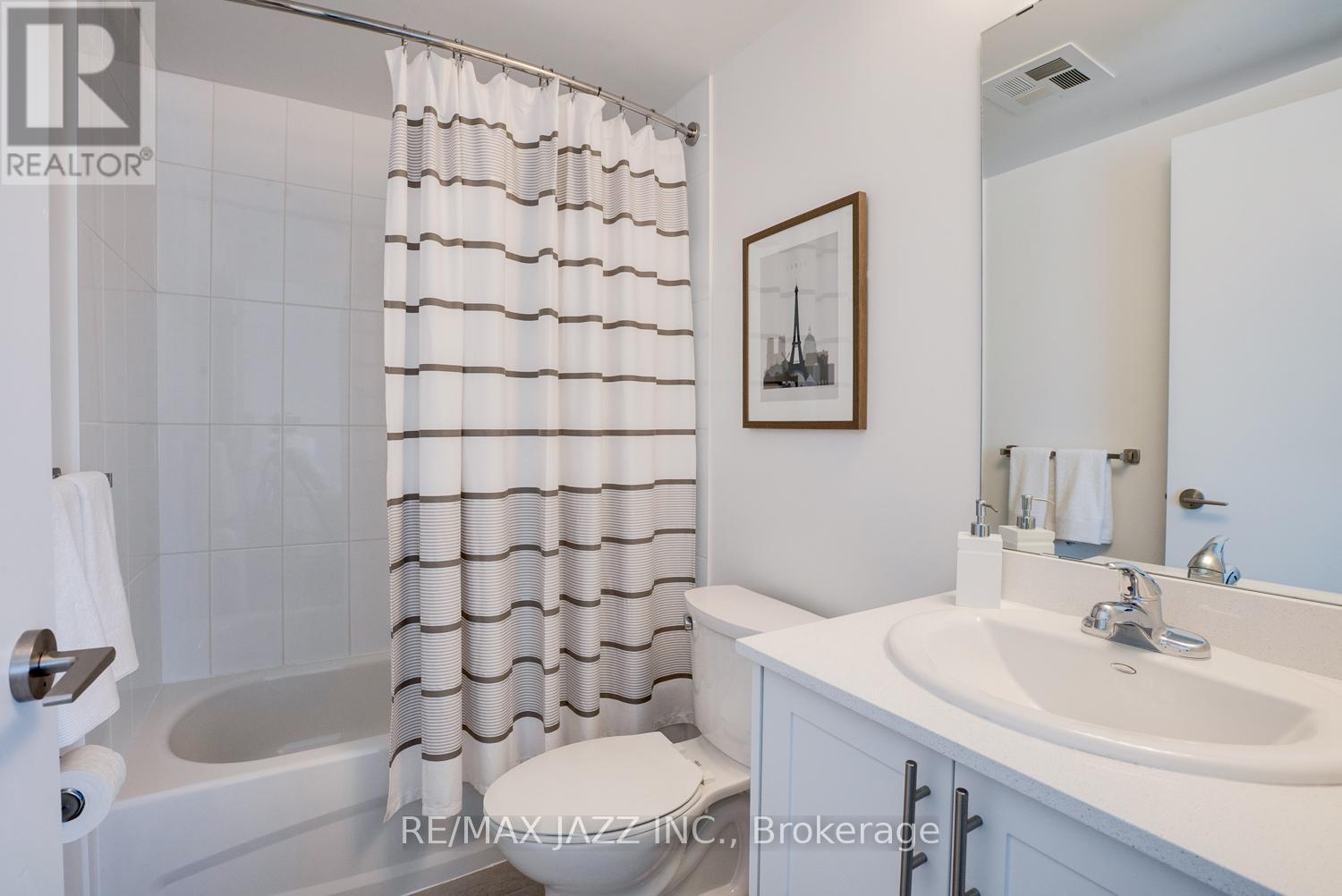 305 - 100 Bond Street E, Oshawa, Ontario  L1G 0E6 - Photo 11 - E12390945