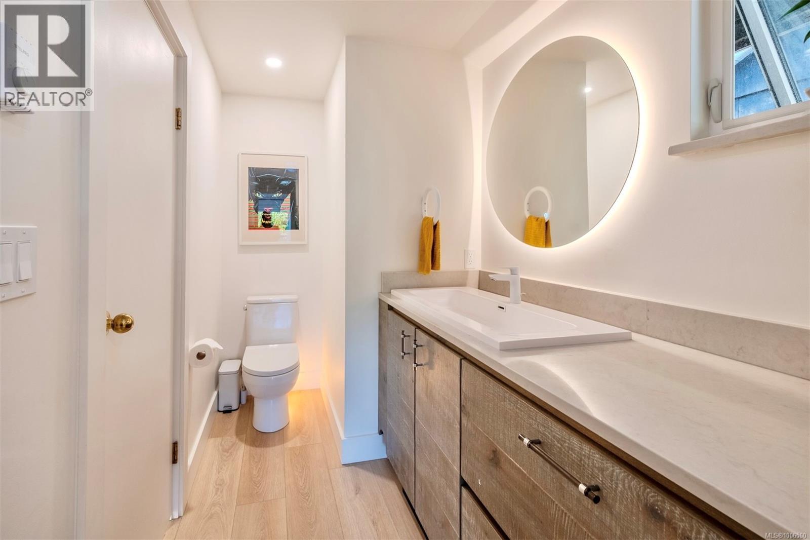 260 Neill St, Tofino, British Columbia  V0R 2Z0 - Photo 15 - 1006500