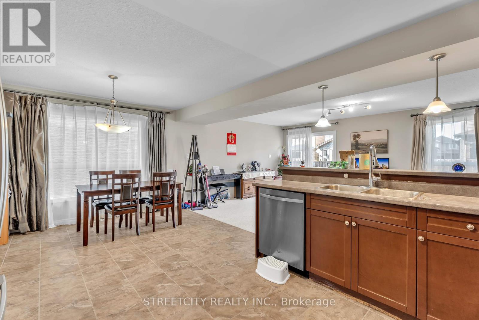 1189 Sandbar Street, London North, Ontario  N6G 5K2 - Photo 14 - X12390949