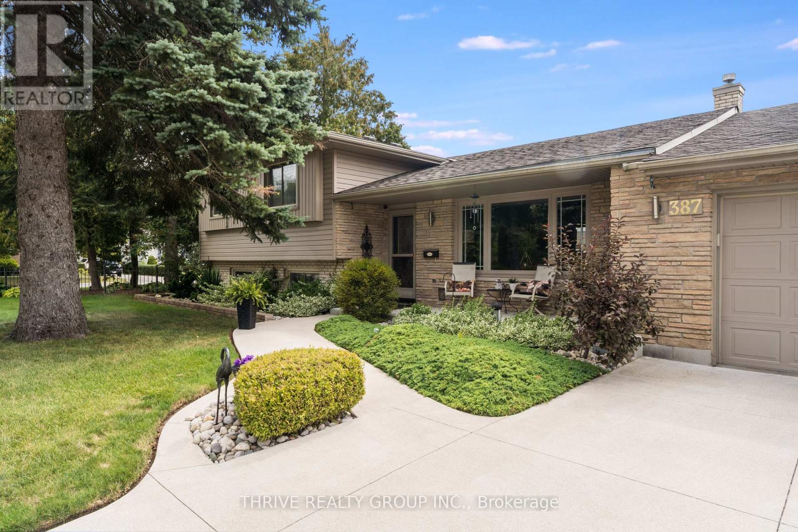 387 Regal Drive, London East (East A), Ontario  N5Y 1J6 - Photo 3 - X12390978
