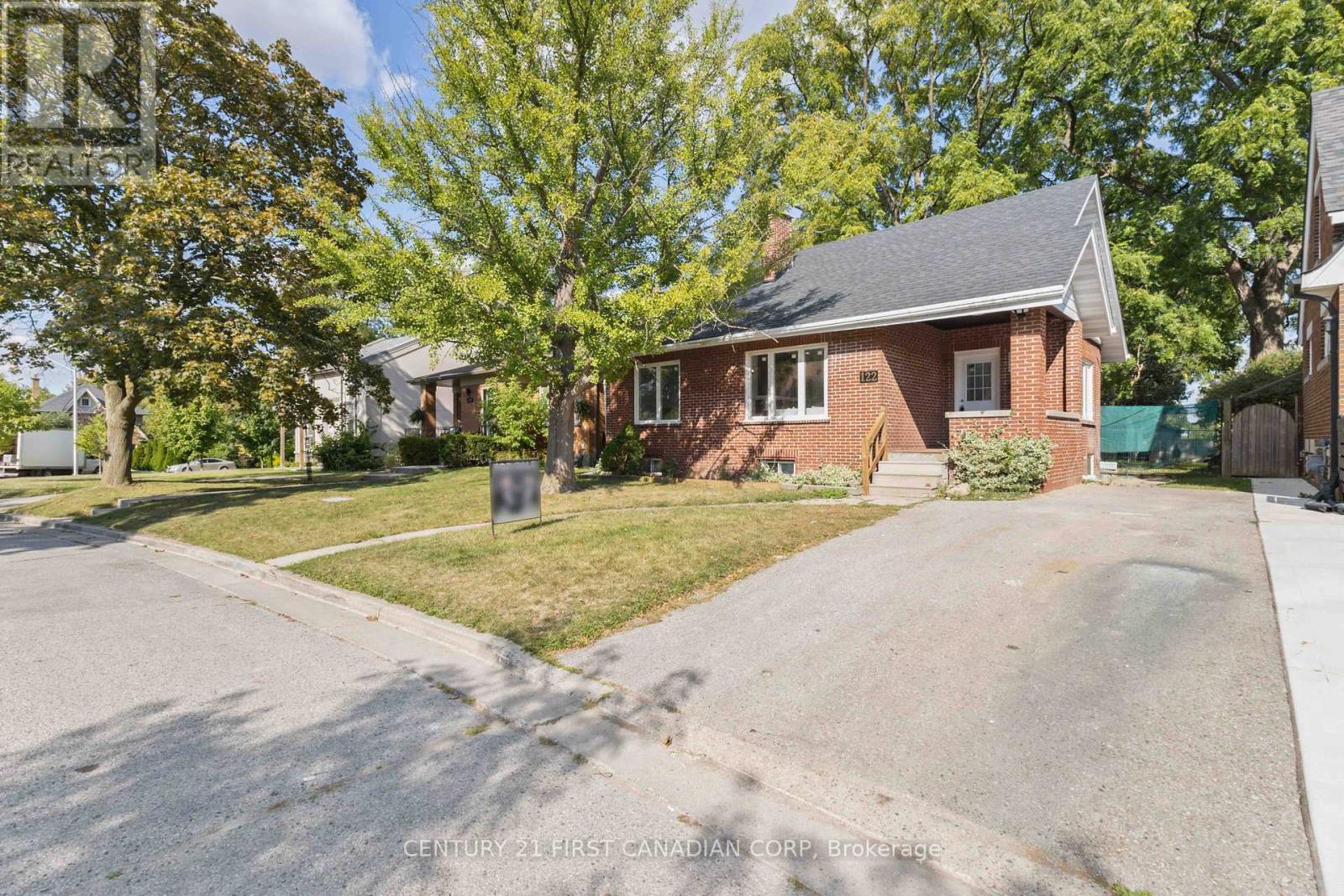 122 Windsor Crescent, London South (South F), Ontario  N6C 1V8 - Photo 2 - X12391002