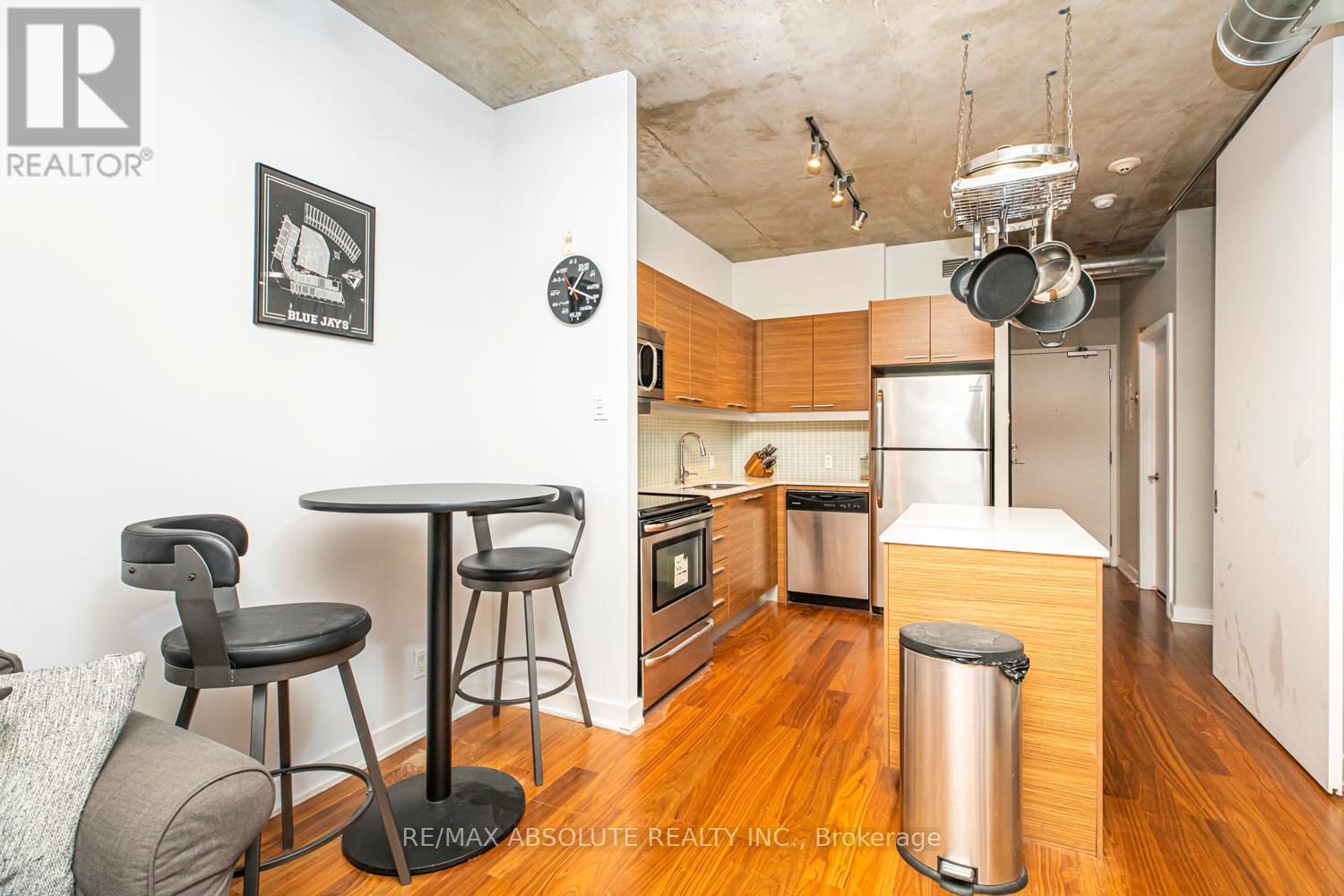 422 - 349 Mcleod Street, Ottawa, Ontario  K2P 0S1 - Photo 11 - X12390995