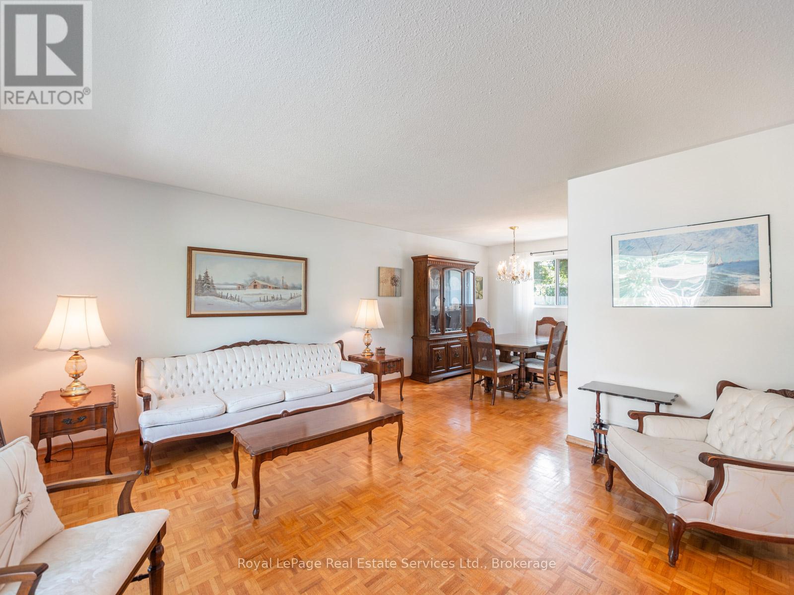 1 Mosswood Lane, Toronto, Ontario  M9V 1M3 - Photo 12 - W12391008
