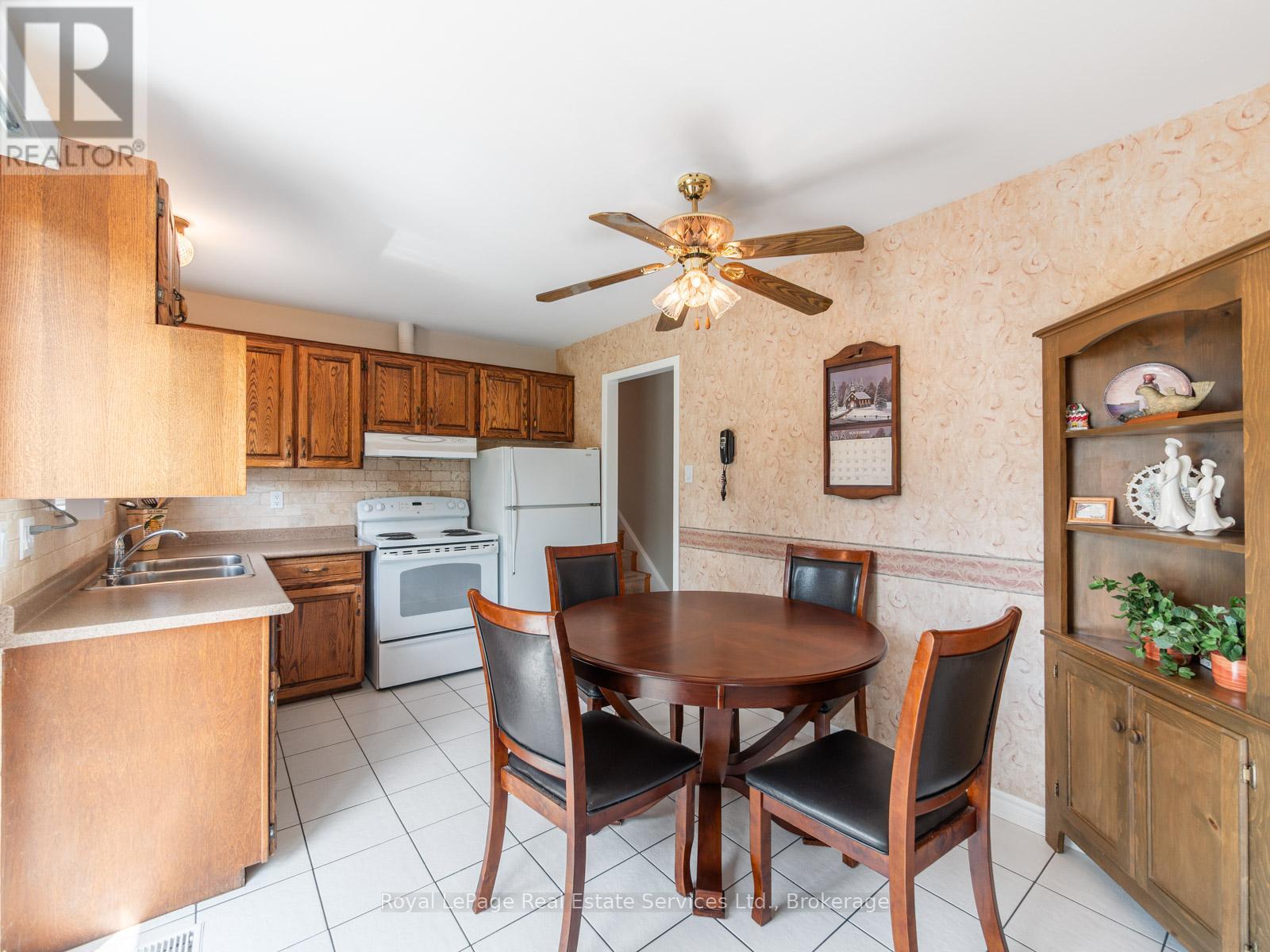 1 Mosswood Lane, Toronto, Ontario  M9V 1M3 - Photo 15 - W12391008