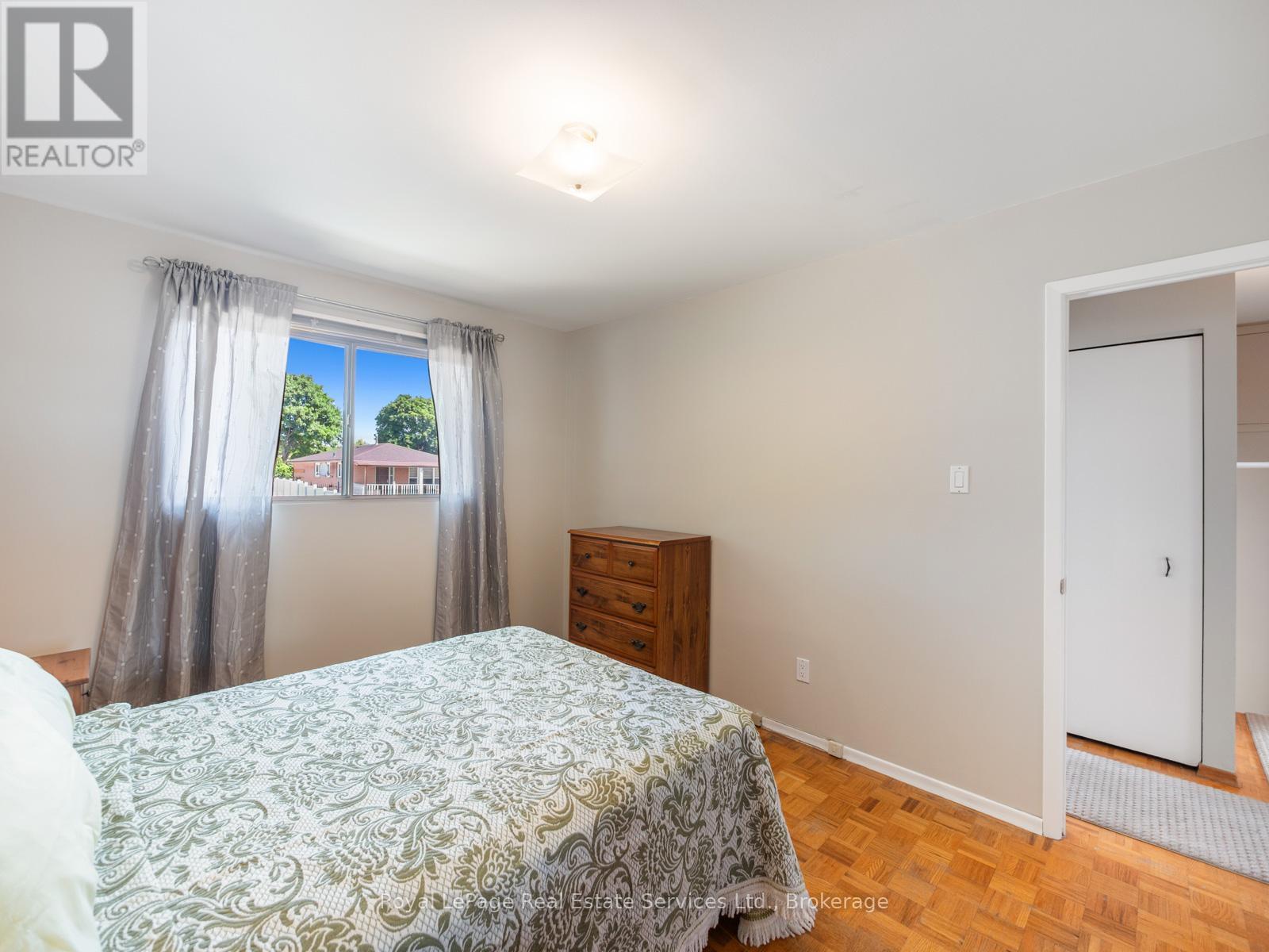 1 Mosswood Lane, Toronto, Ontario  M9V 1M3 - Photo 18 - W12391008