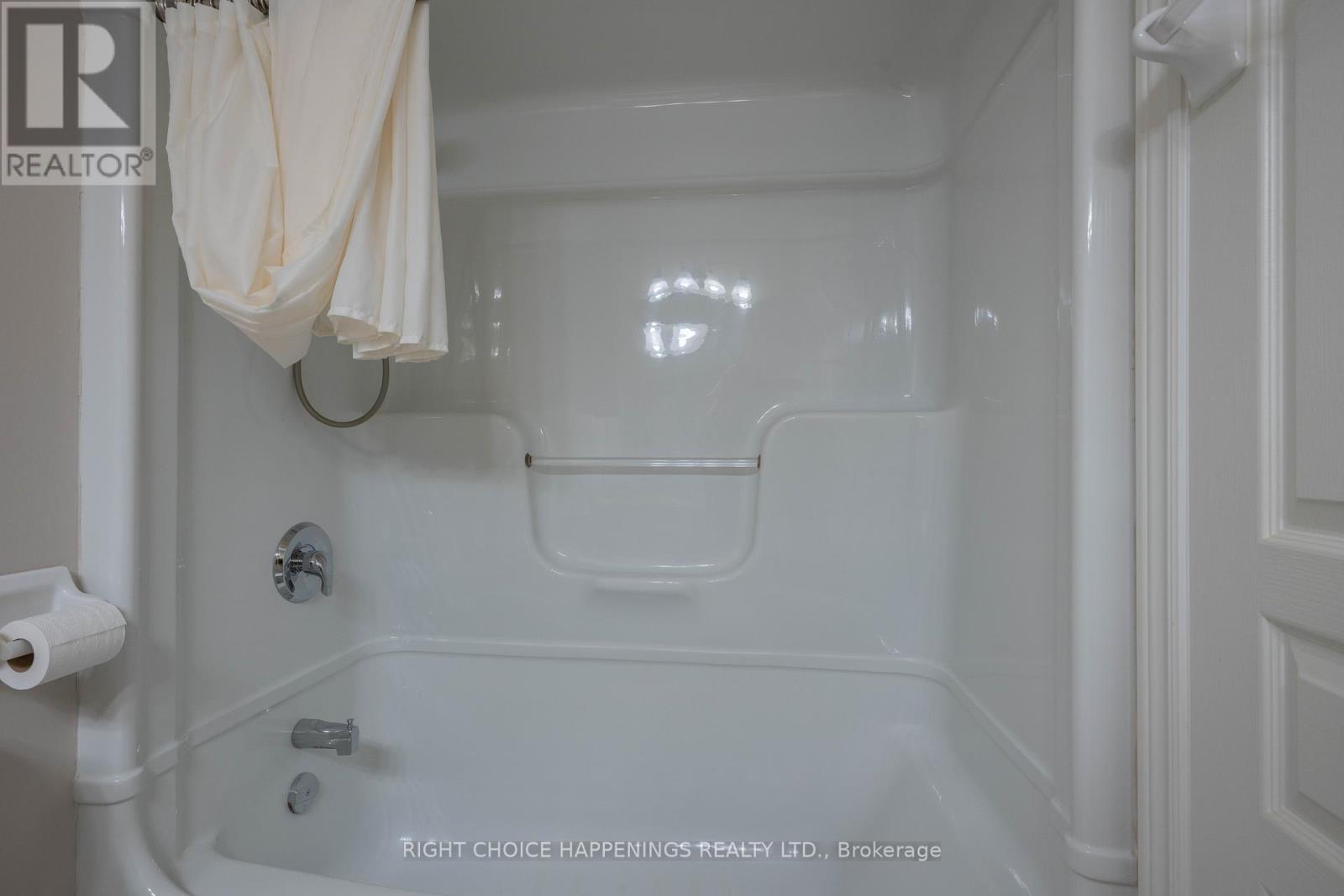 347 Oakcrest Avenue, Welland, Ontario  L3C 7K1 - Photo 11 - X12390911