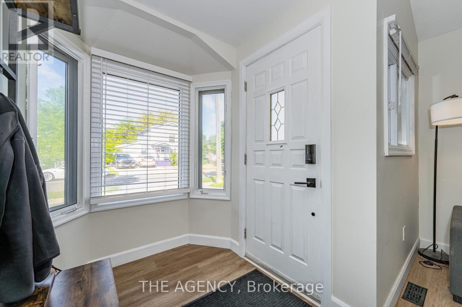 64 Churchill Street, St. Catharines, Ontario  L2S 2P5 - Photo 5 - X12391007