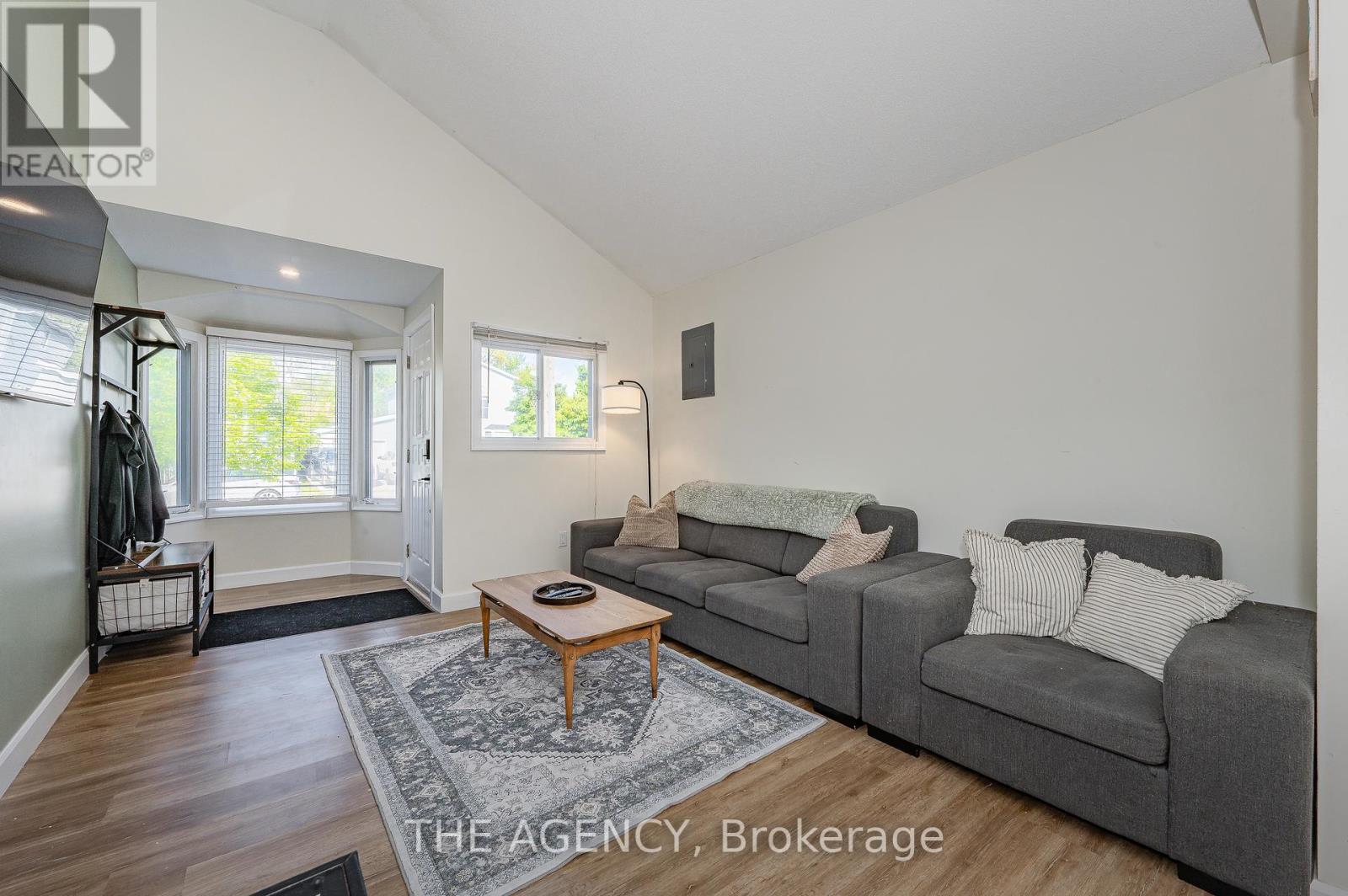 64 Churchill Street, St. Catharines, Ontario  L2S 2P5 - Photo 7 - X12391007