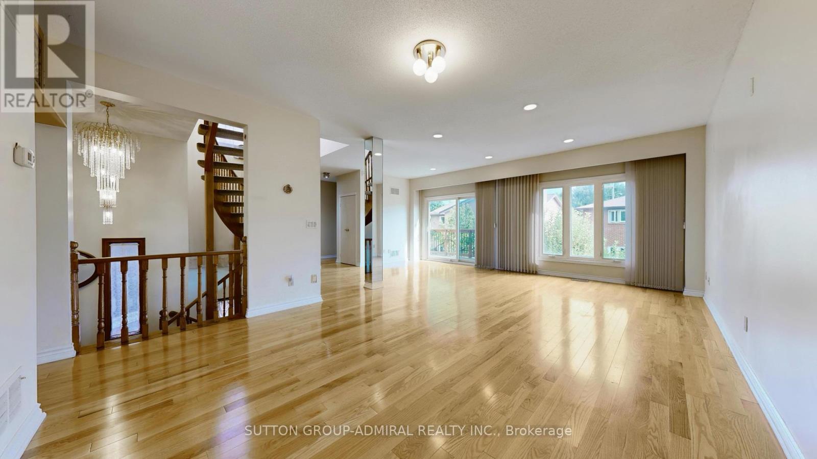 33 Carnival Court, Toronto (Westminster-Branson), Ontario  M2R 3T7 - Photo 12 - C12390727