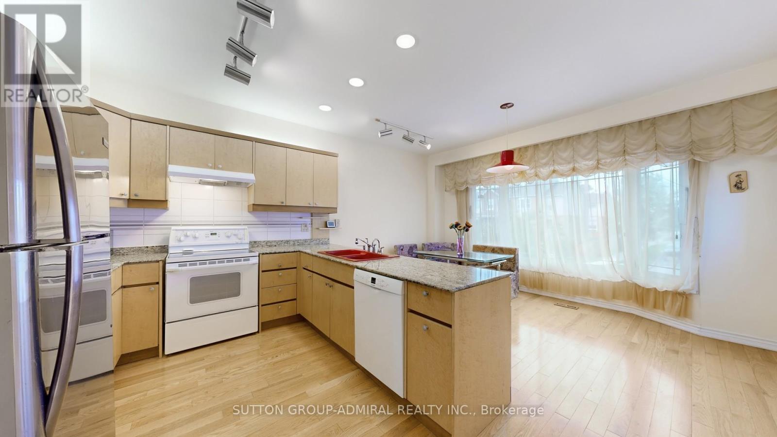 33 Carnival Court, Toronto (Westminster-Branson), Ontario  M2R 3T7 - Photo 15 - C12390727