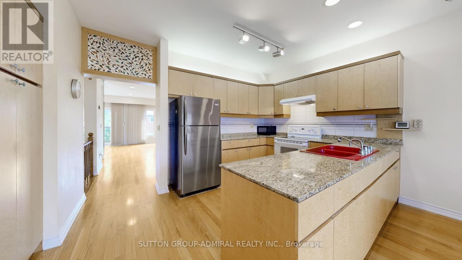 33 Carnival Court, Toronto (Westminster-Branson), Ontario  M2R 3T7 - Photo 17 - C12390727