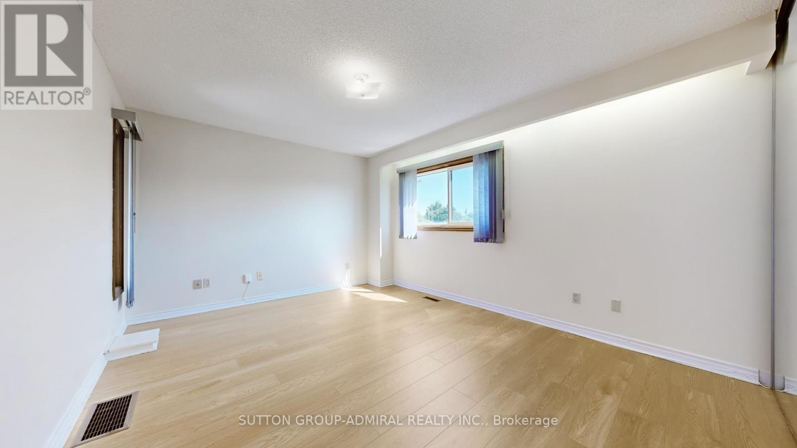 33 Carnival Court, Toronto (Westminster-Branson), Ontario  M2R 3T7 - Photo 30 - C12390727