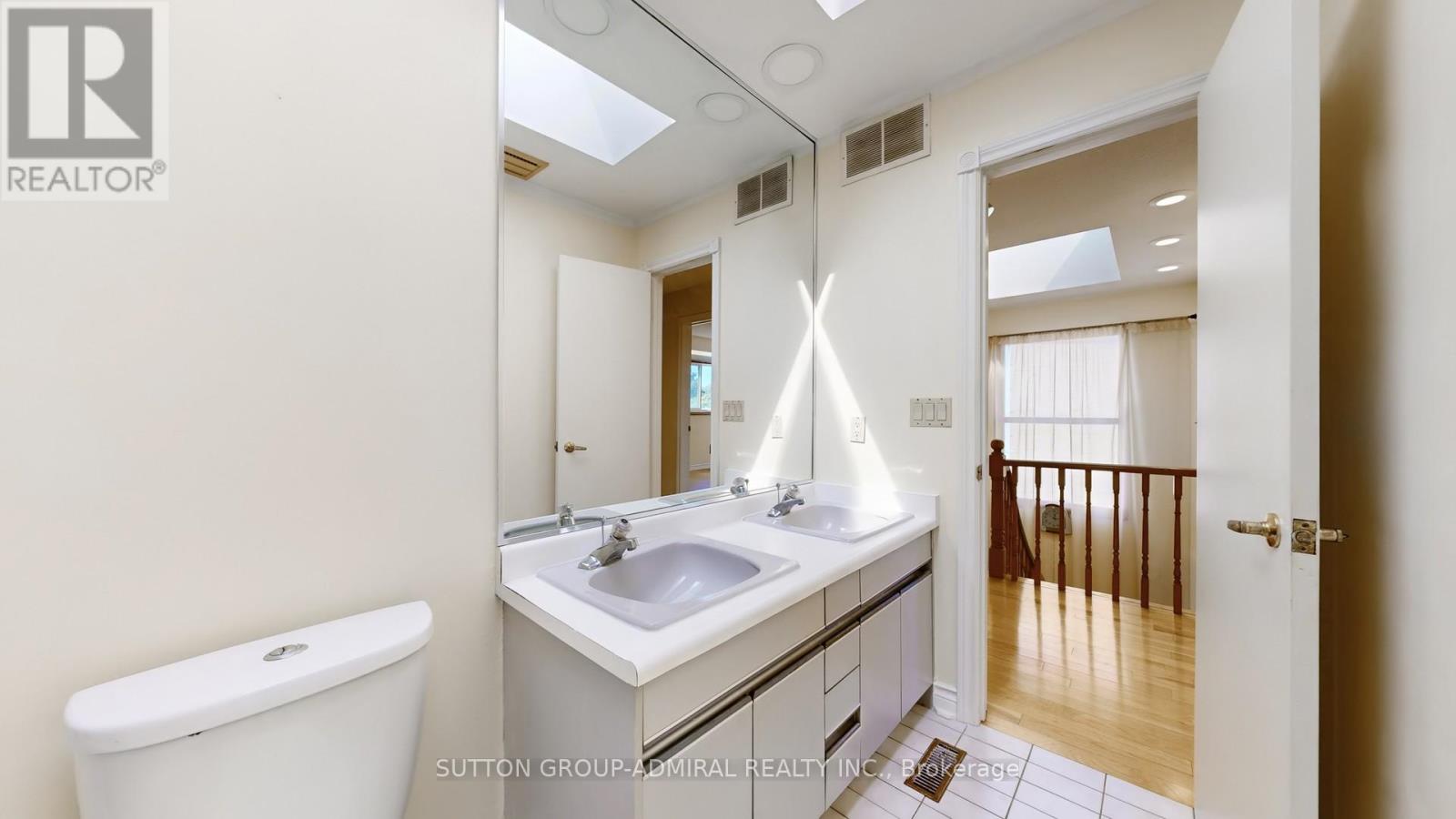 33 Carnival Court, Toronto (Westminster-Branson), Ontario  M2R 3T7 - Photo 32 - C12390727
