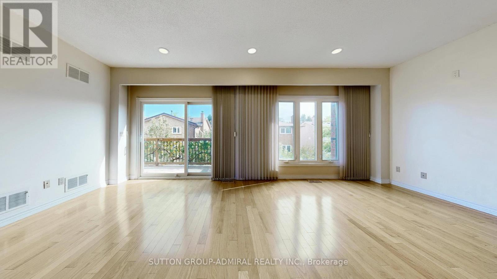33 Carnival Court, Toronto (Westminster-Branson), Ontario  M2R 3T7 - Photo 9 - C12390727