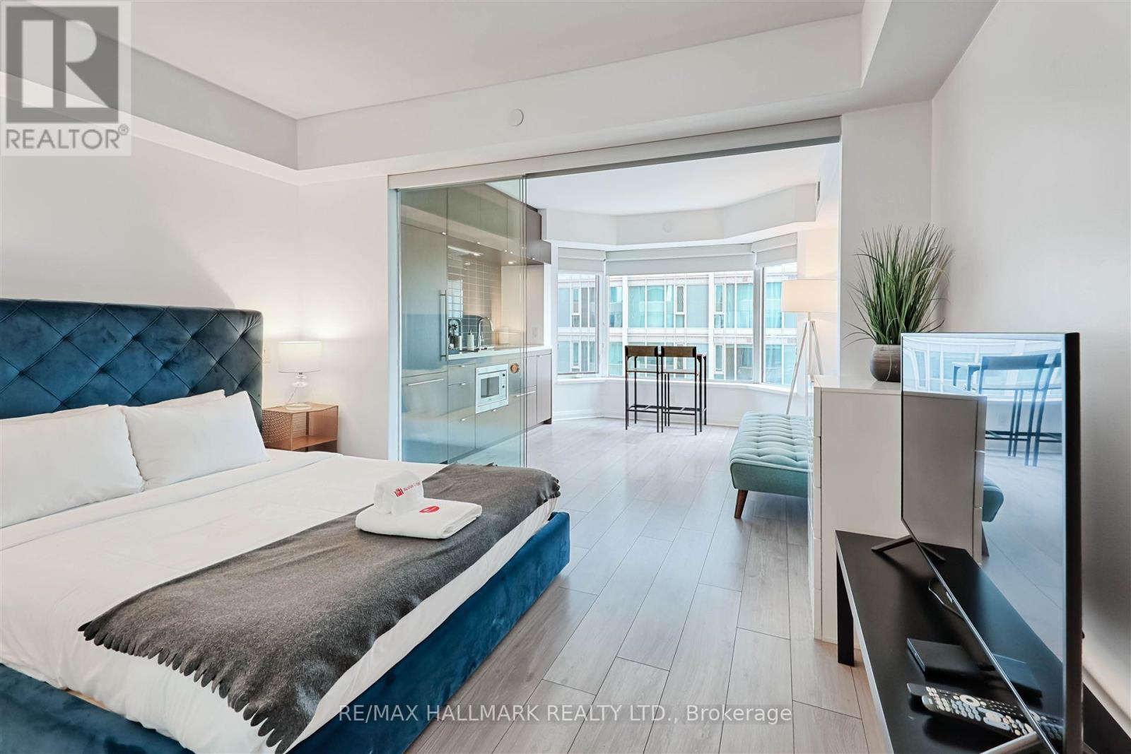 1412 - 155 Yorkville Avenue, Toronto, Ontario  M5R 0B4 - Photo 4 - C12390729