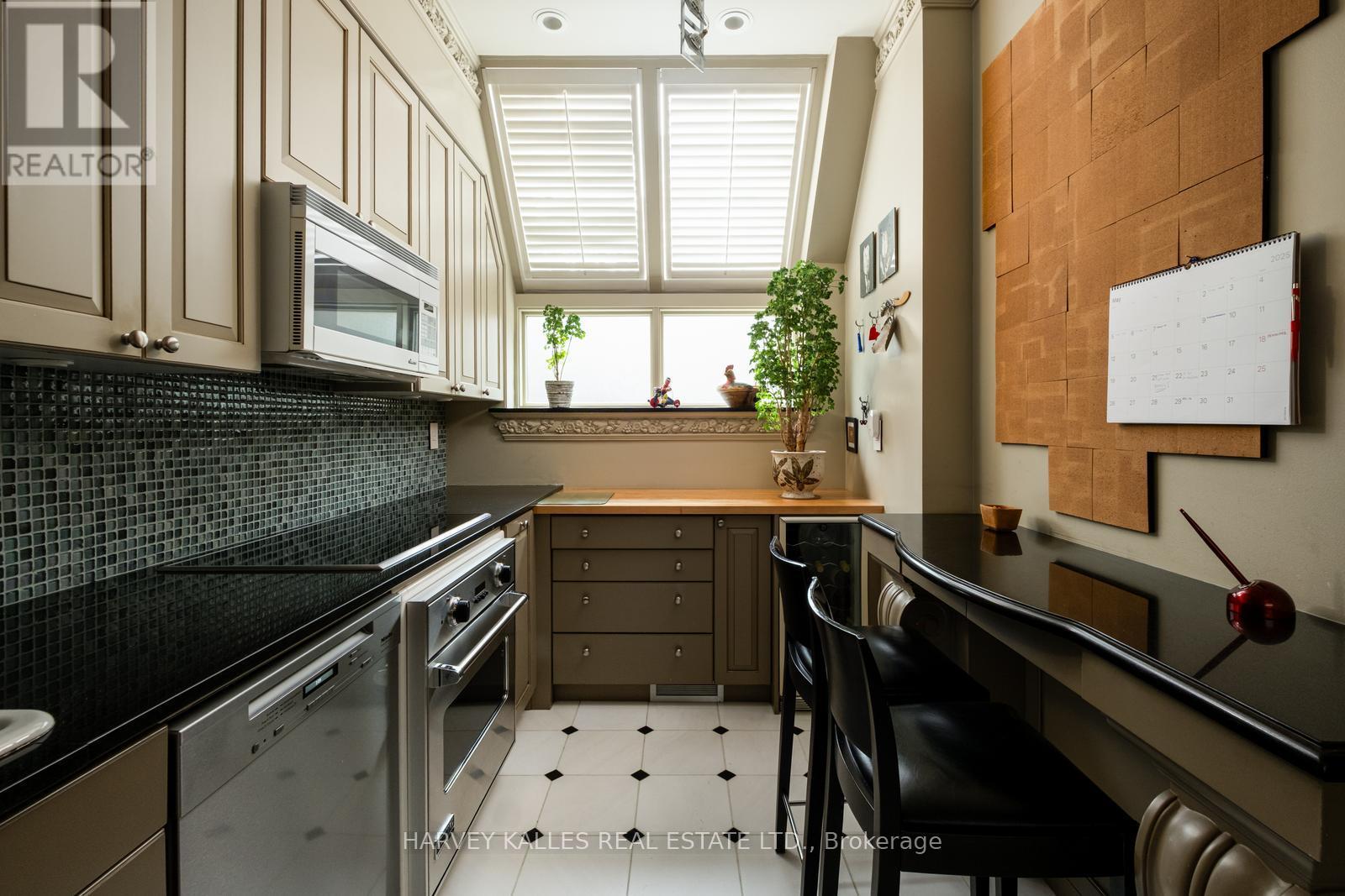 3 - 12 Macpherson Avenue, Toronto, Ontario  M5R 1W8 - Photo 13 - C12390736