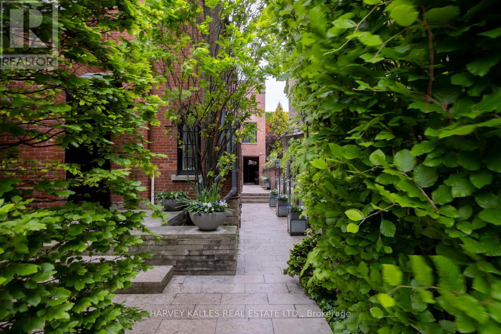 3 - 12 Macpherson Avenue, Toronto, Ontario  M5R 1W8 - Photo 3 - C12390736