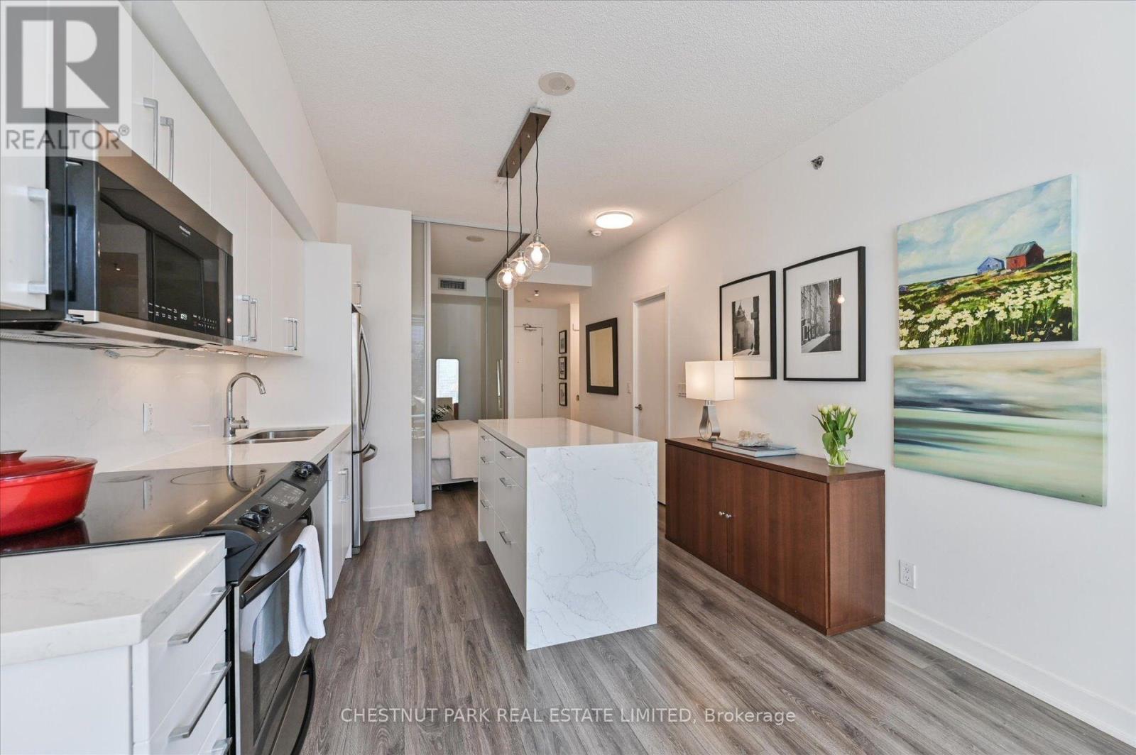 1020 - 21 Nelson Street, Toronto, Ontario  M5V 3H9 - Photo 10 - C12390741
