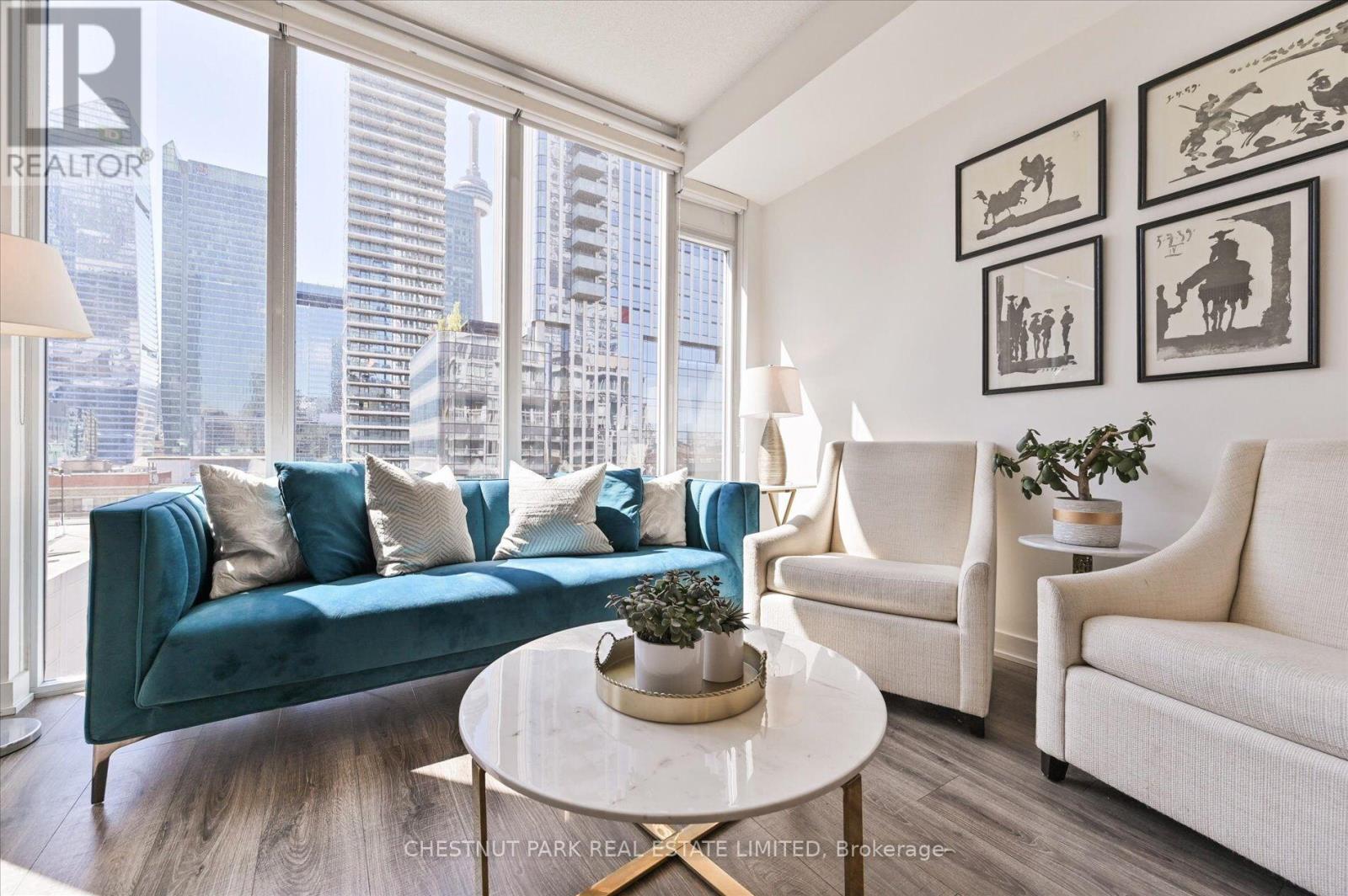 1020 - 21 Nelson Street, Toronto, Ontario  M5V 3H9 - Photo 3 - C12390741