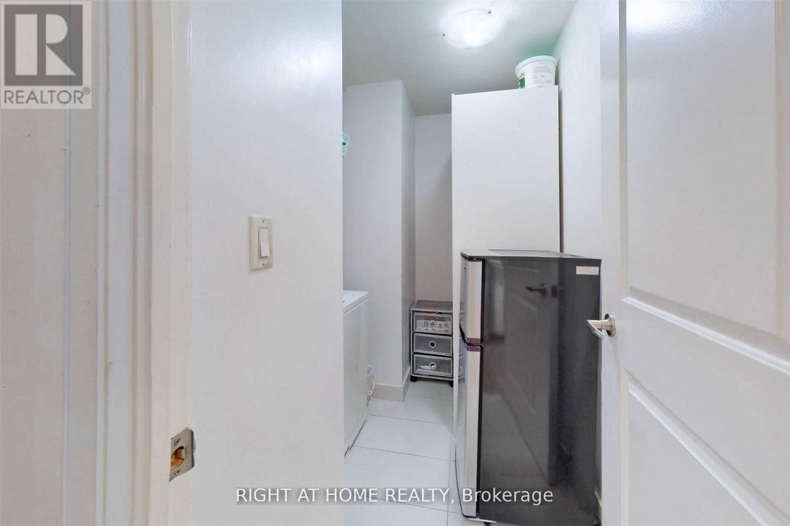 301 - 222 Finch Avenue W, Toronto, Ontario  M2R 1M6 - Photo 22 - C12390794